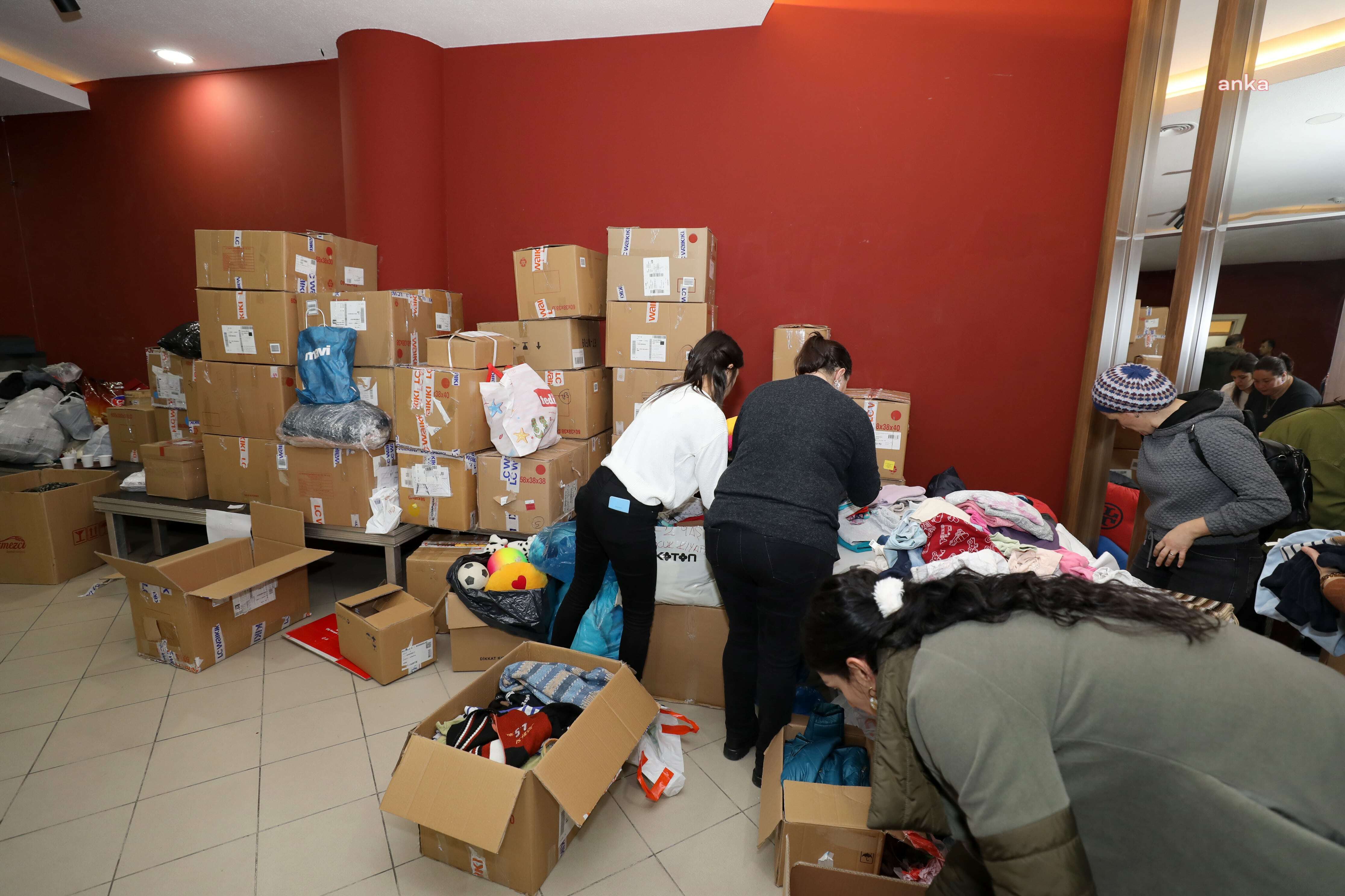 NARLIDERE’DEN DEPREM BÖLGESİNE DESTEK SÜRÜYOR