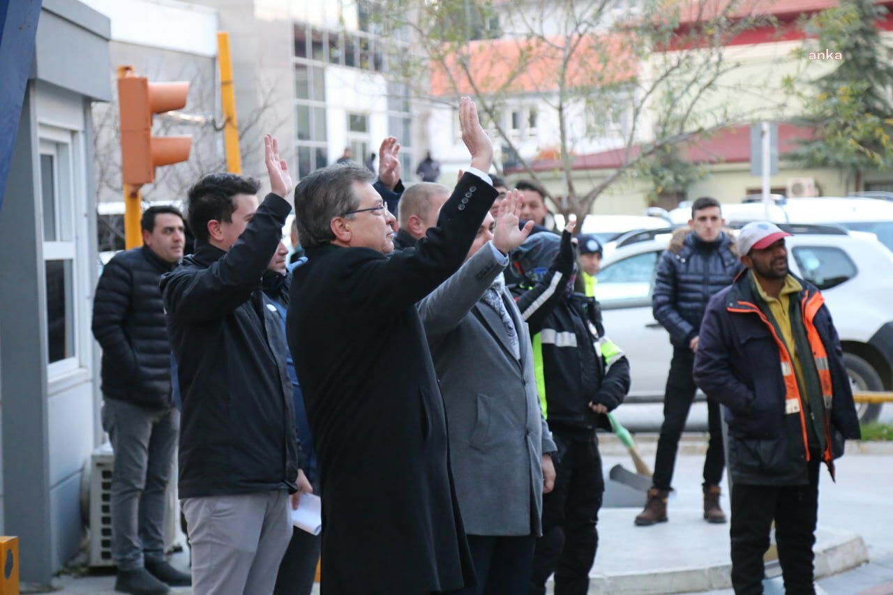 EDREMİT BELEDİYESİ İLK YARDIM EKİBİ DEPREM BÖLGESİNE GİTTİ