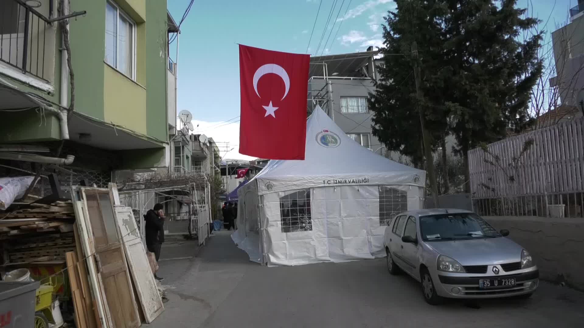 HATAY’DA DEPREMDE ŞEHİT OLAN ERİN ACI HABERİ İZMİR'E ULAŞTI