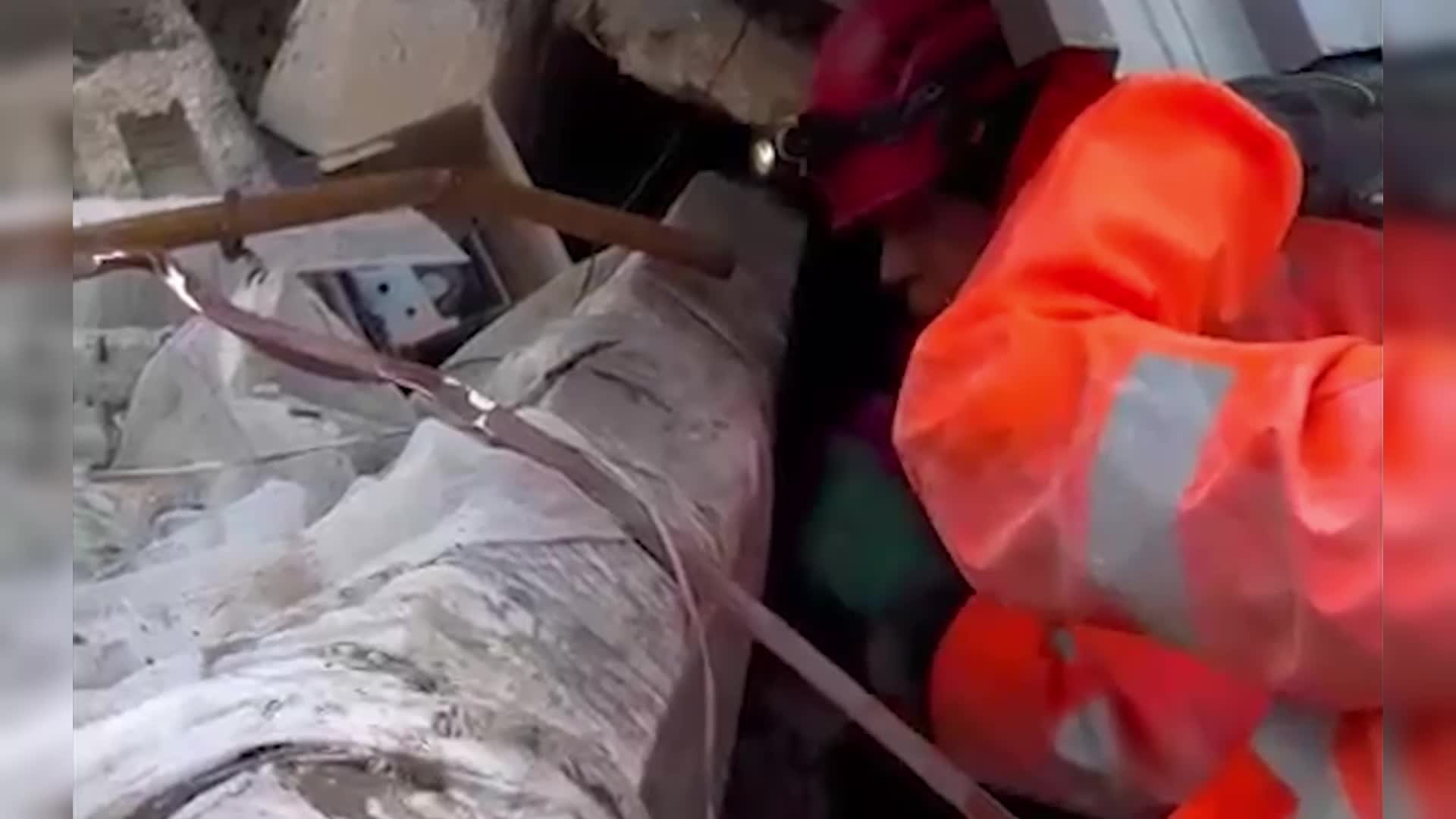 ANTALYA BÜYÜKŞEHİR BELEDİYESİ’NDEN DEPREM SEFERBERLİĞİ... HATAY'A ÇADIR KENT KURULUYOR