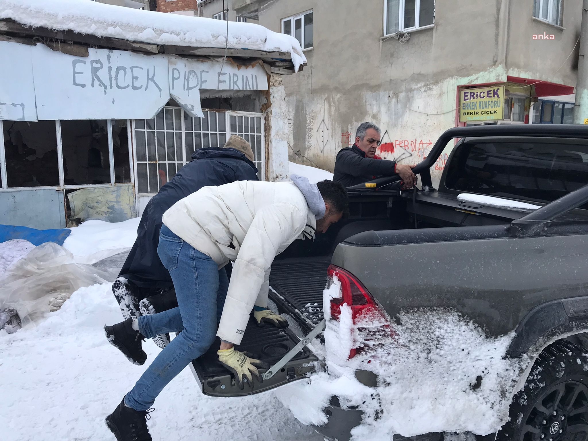 KONYAALTI BELEDİYE BAŞKANI ESEN DEPREM BÖLGESİNDE