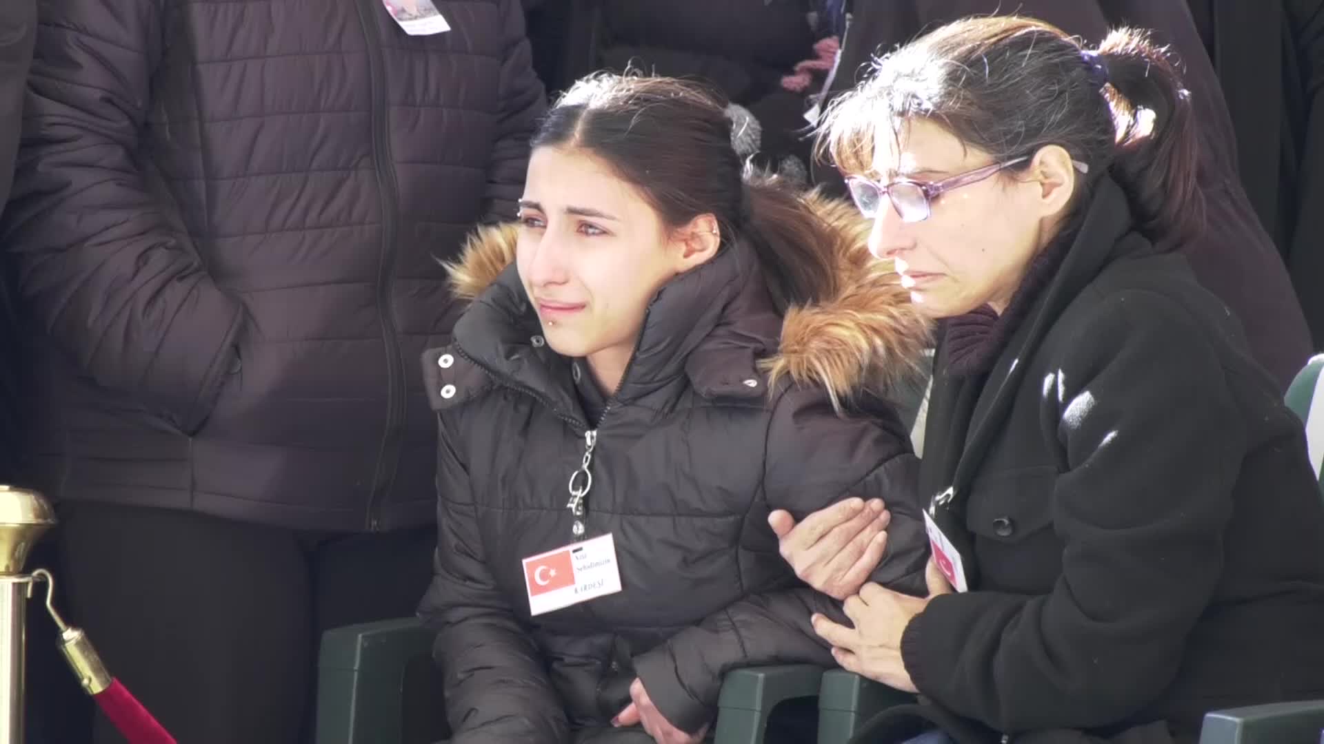İZMİR, ŞEHİDİNİ SON YOLCULUĞUNA UĞURLADI