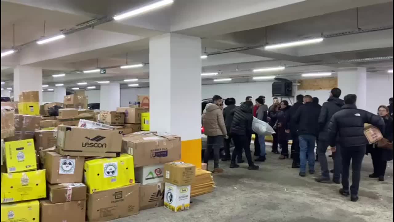 ARDAHAN BELEDİYESİ DEPREMZEDELERE YARDIM GÖNDERİYOR