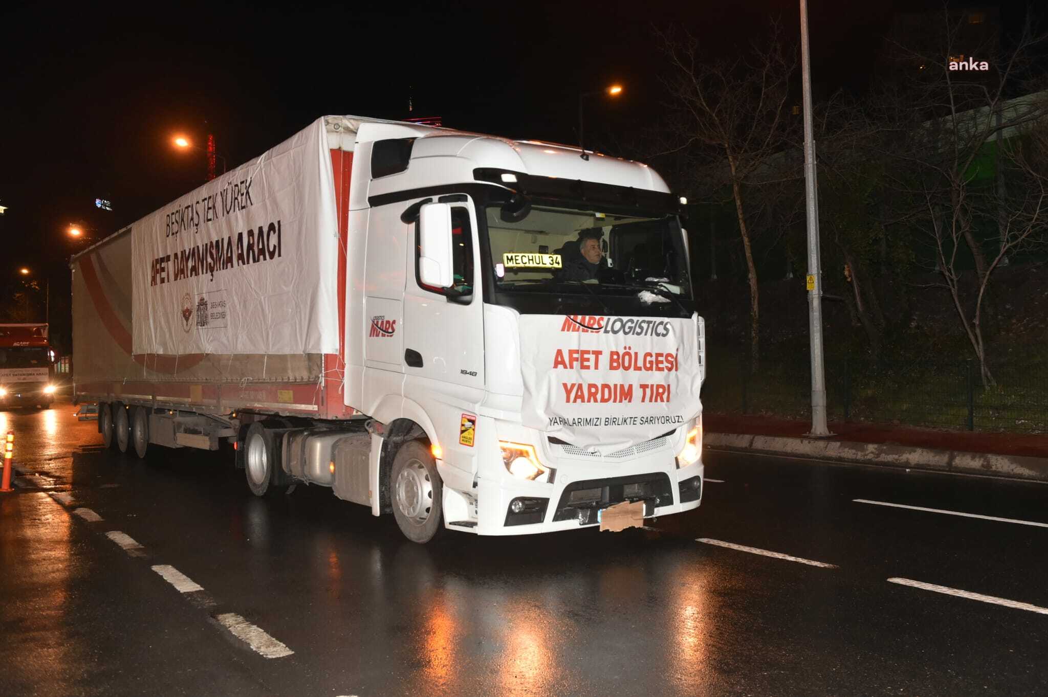 BEŞİKTAŞ’TAN 20 YARDIM TIRI, DEPREM BÖLGESİNE GİTMEK İÇİN YOLA ÇIKTI