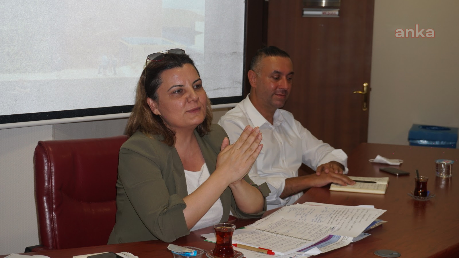 İZMİT BELEDİYESİ'NDEN SANATA VE SANATÇIYA DESTEK