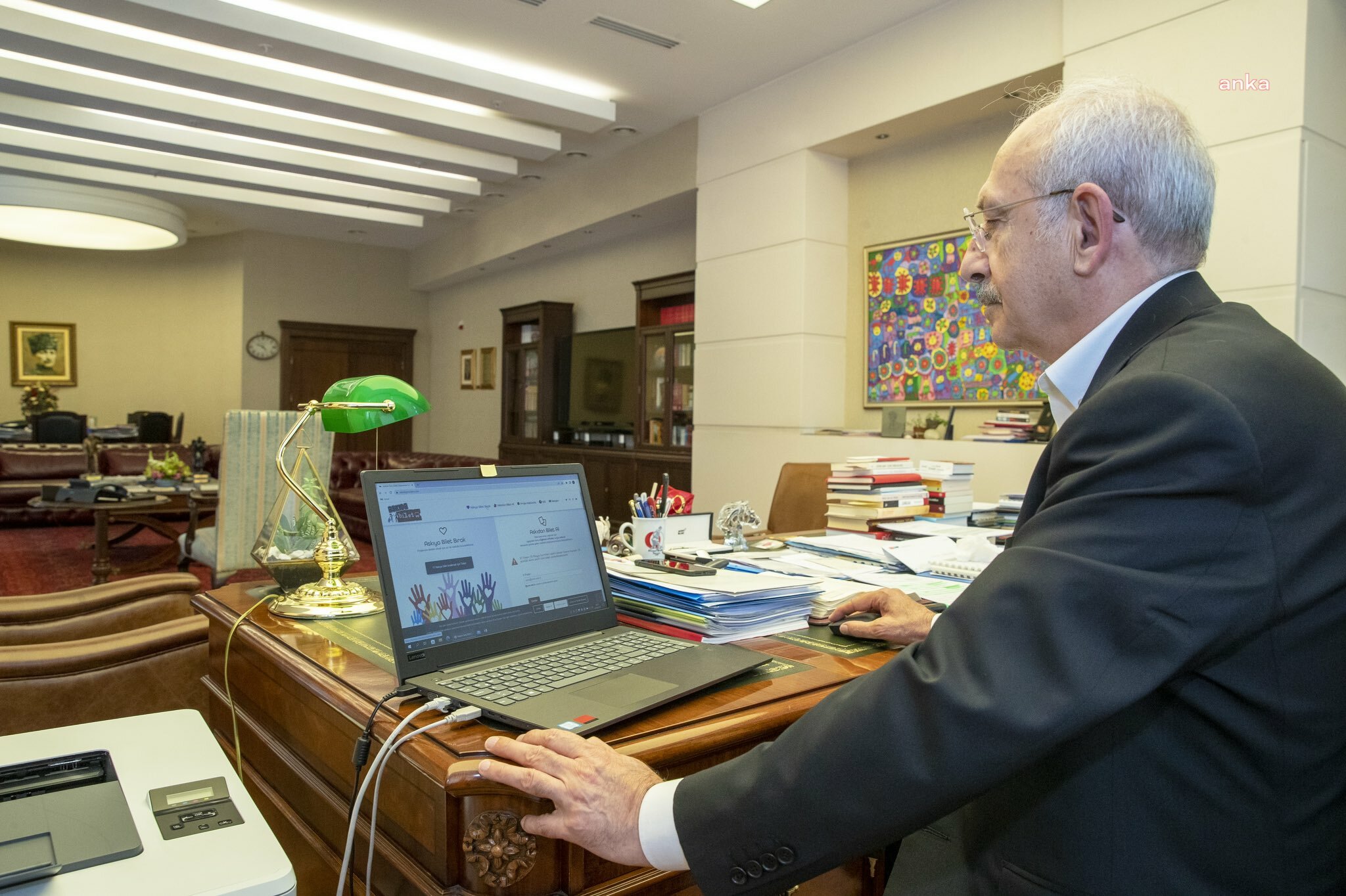 KILIÇDAROĞLU: “SAHADA BULUNAN ARKADAŞLARIMA VPN KULLANMALARINI SÖYLEDİM. BU AKLINI YİTİRMİŞ SARAY İKTİDARI, SOSYAL MEDYA İLETİŞİMİNİ KESTİ”