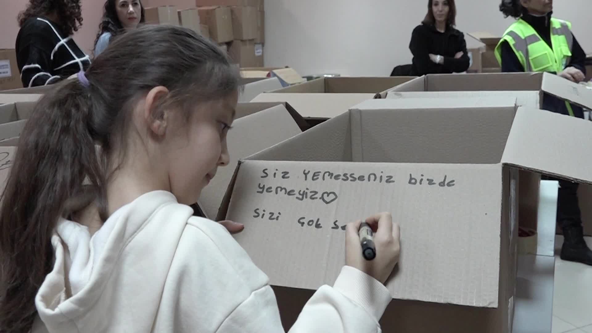 SARIYER’DEN DEPREM BÖLGELERİNE 12 BİN YARDIM KOLİSİ GÖNDERİLDİ