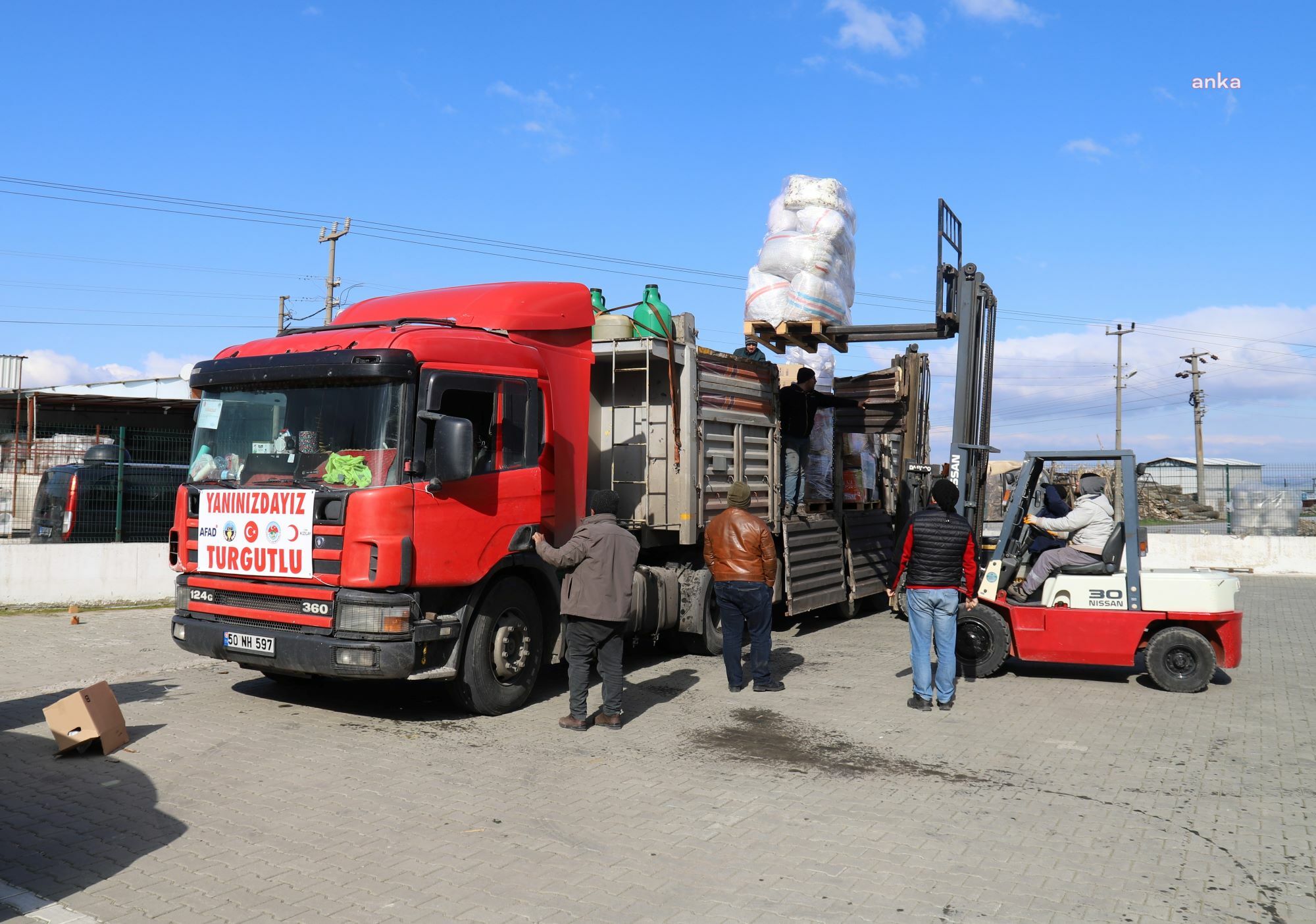 TURGUTLU’DAN 5 TIR DAHA YOLA ÇIKTI, 15 TIR DEPREM BÖLGESİNE ULAŞTI