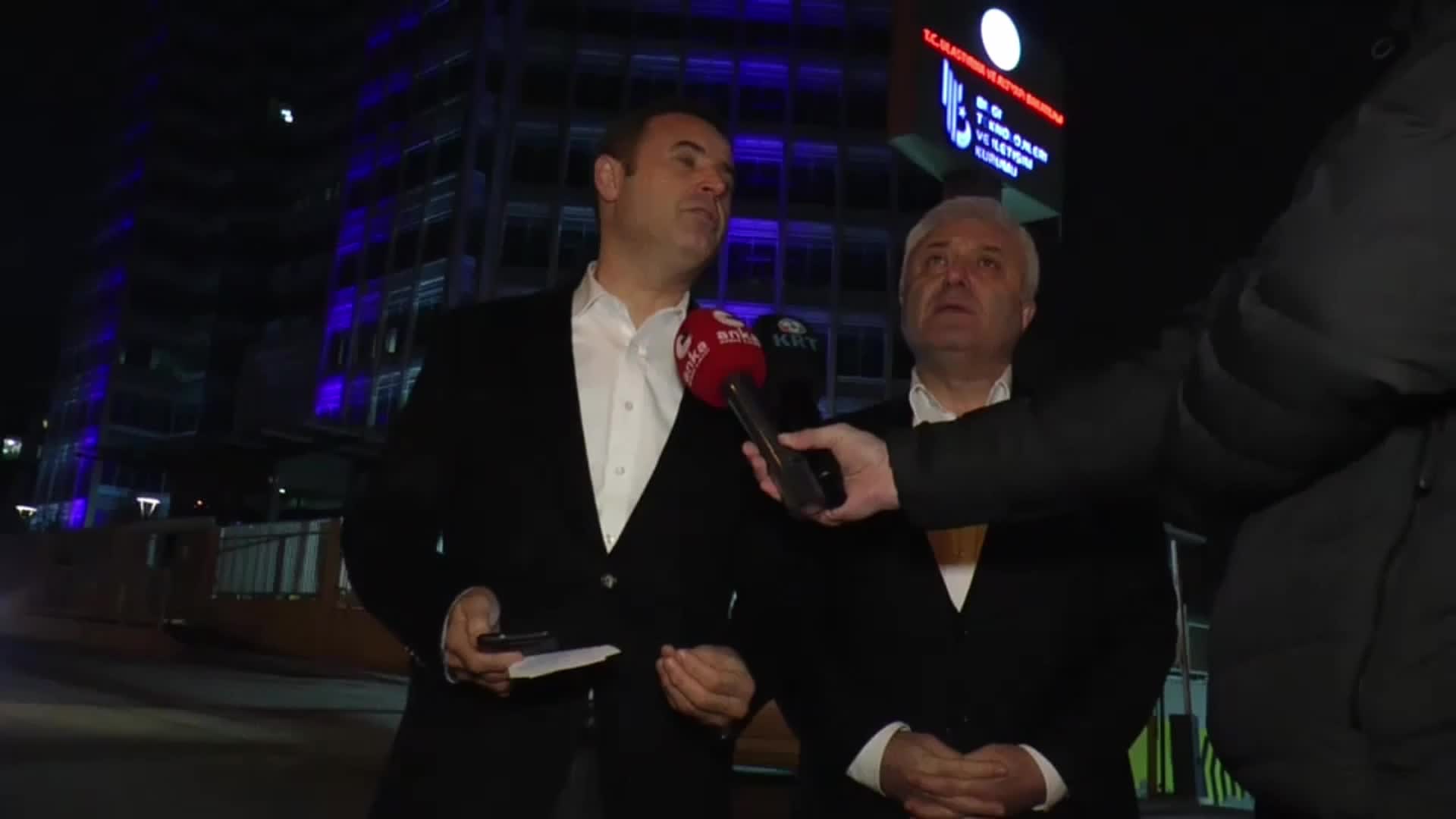 CHP’Lİ AKIN VE ÖZKAN, SOSYAL MEDYA KISITLAMASINA KARŞI BTK’YA GİTTİ… TUNCAY ÖZKAN: “VATANDAŞ SORUYOR, ‘NEREDE DEVLET’ DİYE. BİZ DE SORUYORUZ KİM YAPTI, DEVLET NEREDE? DEVLET NEREYE SAKLANIYOR?”