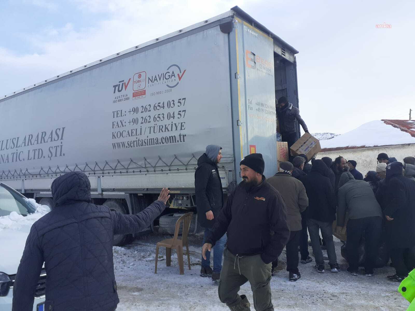İZMİT BELEDİYESİ’NİN YARDIM TIR’LARI DEPREM BÖLGESİNE ULAŞIYOR