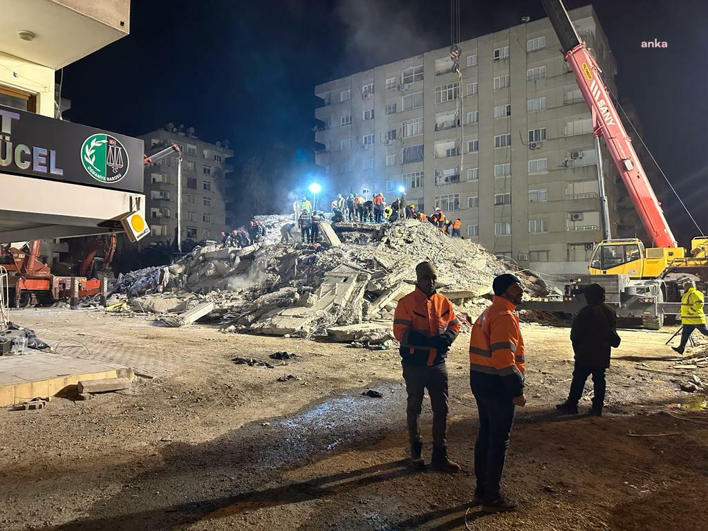 EDREMİT BELEDİYESİ EKİPLERİ, DEPREM BÖLGESİ OSMANİYE’YE ULAŞTI