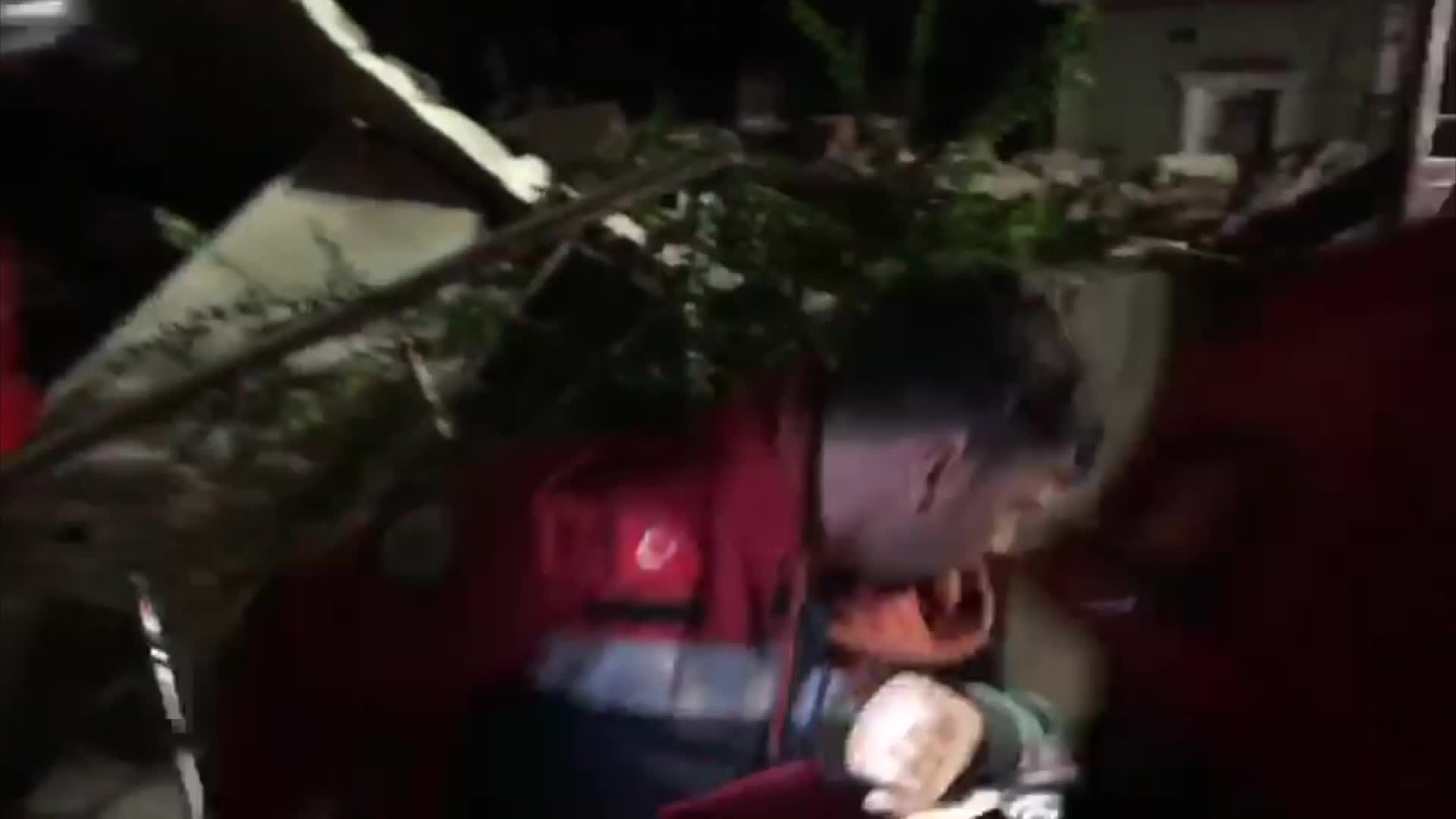 MUĞLA BÜYÜKŞEHİR İTFAİYESİ, 26 YURTTAŞI ENKAZDAN SAĞ OLARAK ÇIKARDI