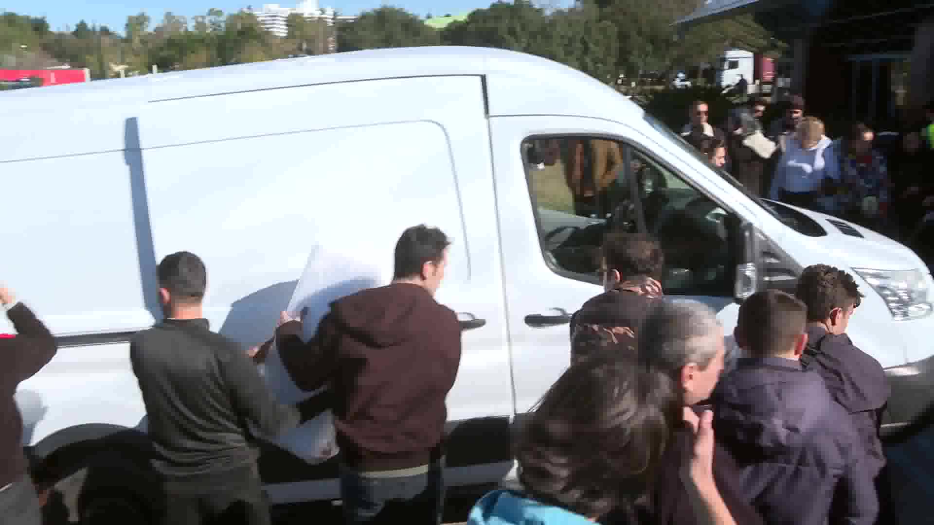 ANTALYA'DAN DEPREM BÖLGESİNE GÖNDERİLECEK YARDIMLAR ARASINDAKİ KUMBARA VE BERABERİNDEKİ MEKTUP YÜREKLERİ ISITTI: “VARSIN BİSİKLETİMİZ OLMASIN”