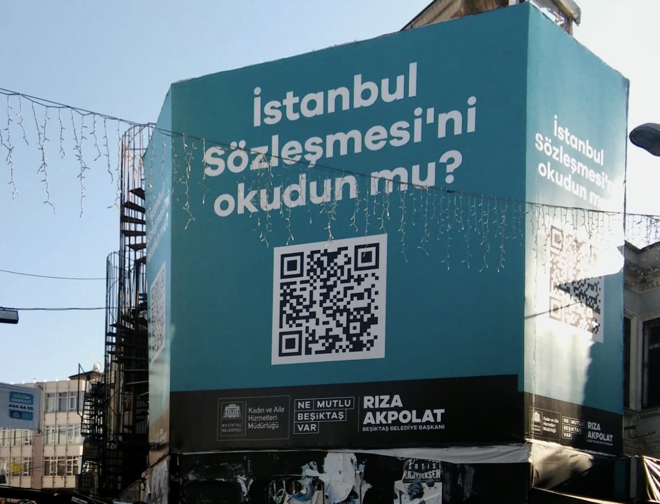 BEŞİKTAŞ BELEDİYESİ AFİŞLERE İSTANBUL SÖZLEŞMESİ'Nİ YERLEŞTİRDİ