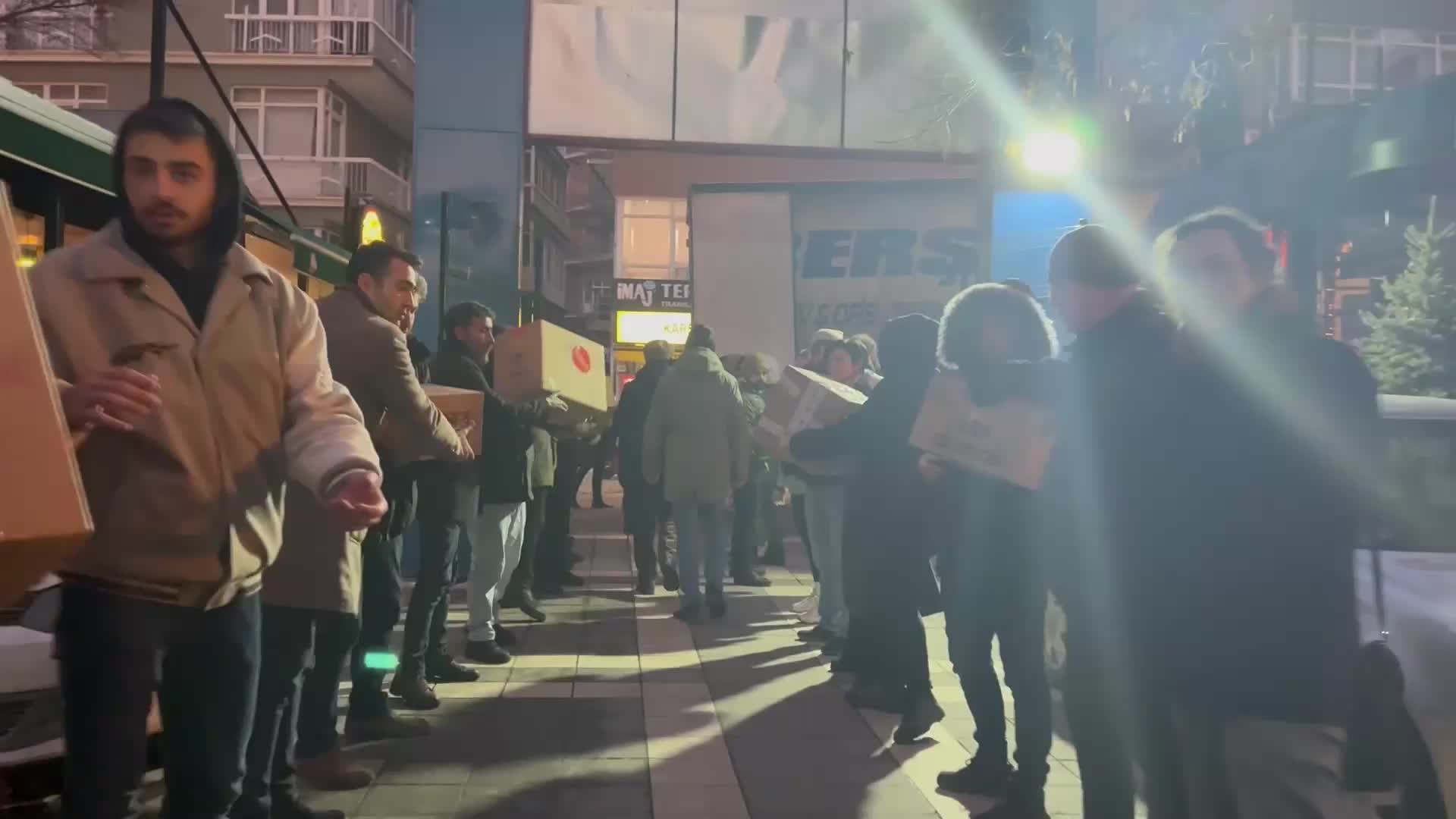 TMMOB: “HİJYEN MALZEMESİ, KONSERVE-HAZIR GIDA, BATTANİYE, SU BAŞTA OLMAK ÜZERE TEMEL İHTİYAÇ MALZEMELERİ GEREKMEKTEDİR”
