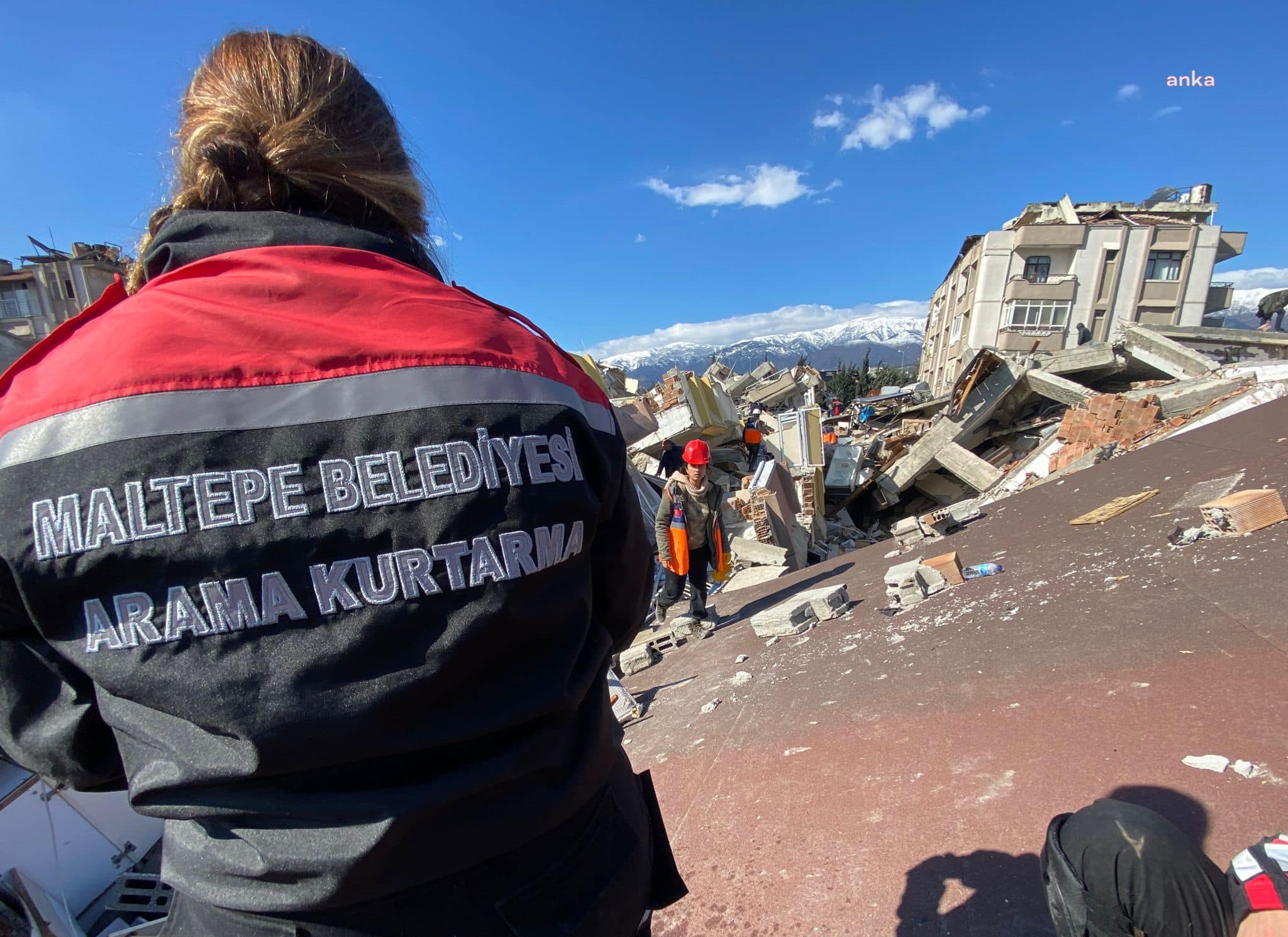 MALTEPE BELEDİYESİ ARAMA KURTARMA EKİBİ, DEPREM BÖLGESİNDE 14 CANI KURTARDI