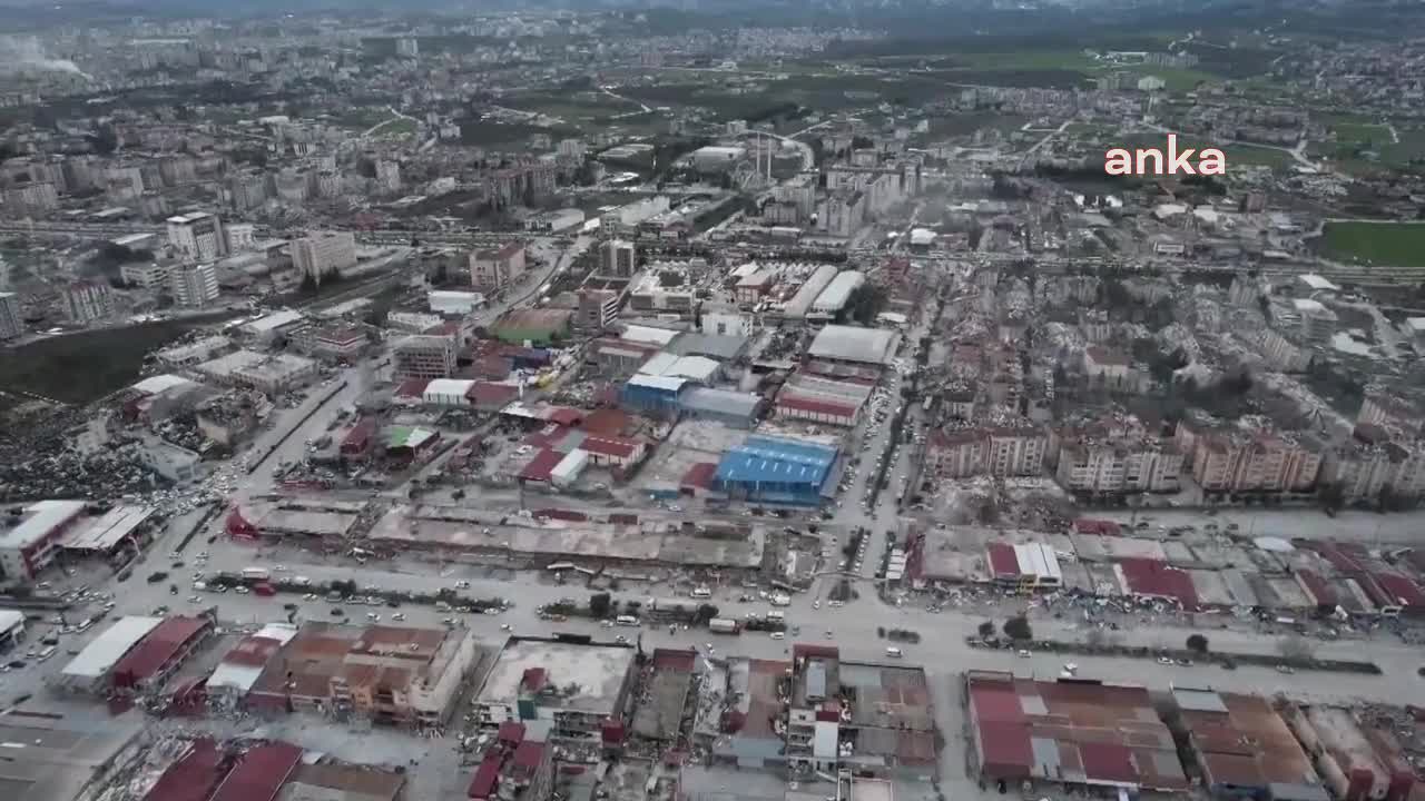DEPREMDE YIKILAN BİNALARIN MÜTEAHHİTLERİ, YAPI-İSKAN RUHSAT VERENLER VE DENETLEMEYENLER HAKKINDA SUÇ DUYURUSU YAPILDI
