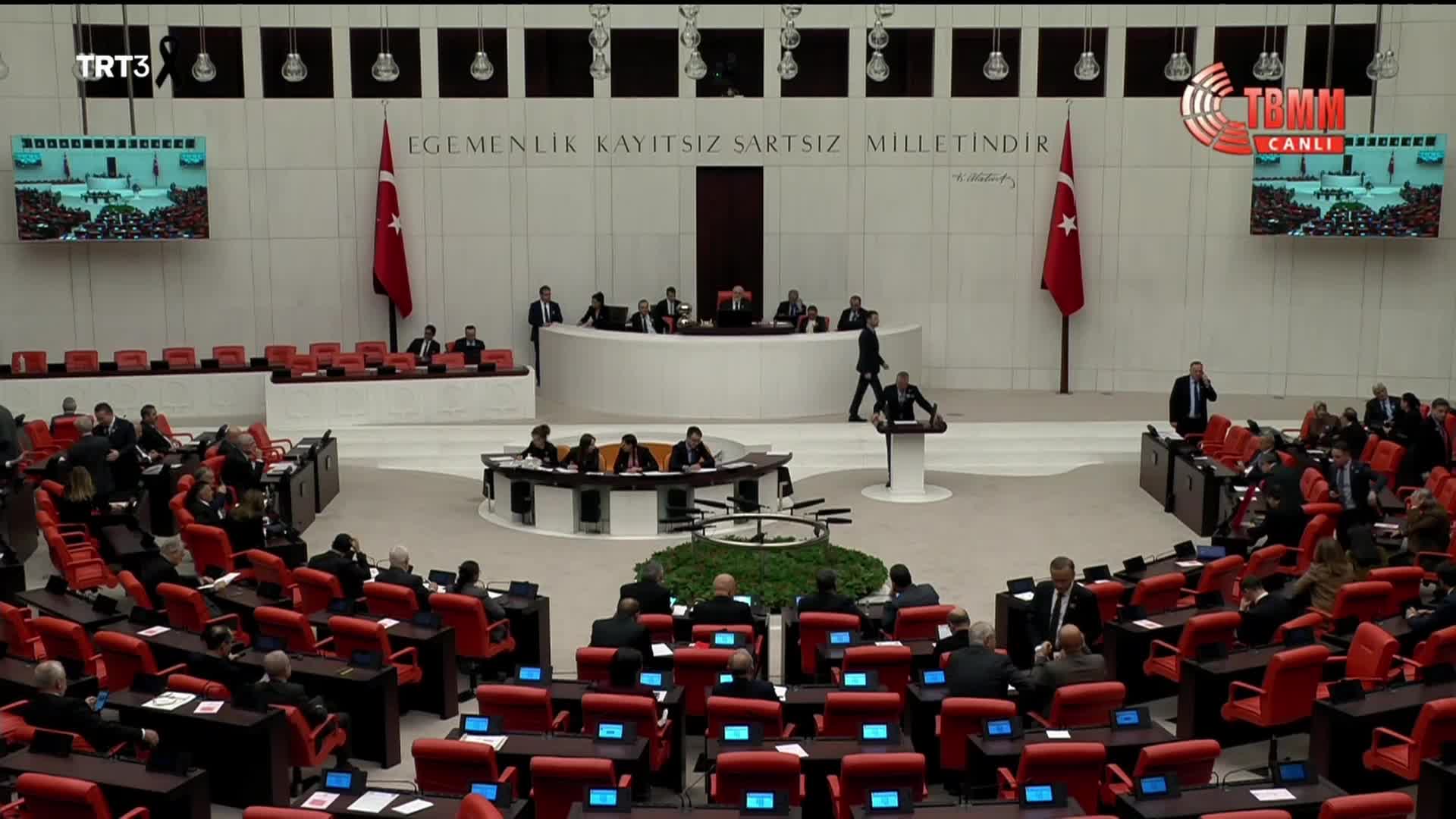 İYİ PARTİ, 'DEPREM BÖLGESİNDE HASAR TESPİT ÇALIŞMALARIYLA İLGİLİ TBMM ARAŞTIRMASI' AÇILMASINI ÖNERDİ. AKP'NİN RET OYU VERECEĞİNİ AÇIKLADIĞI ÖNERİ TOPLANTI YETER SAYISI NEDENİYLE OYLANAMADI