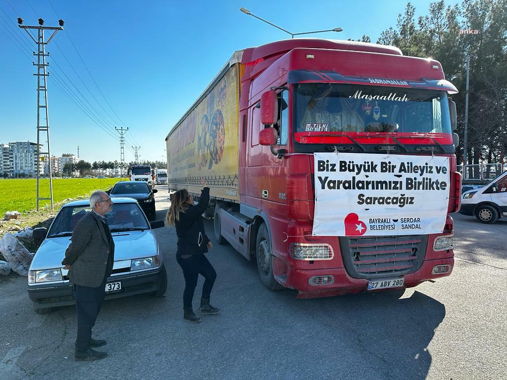 BAYRAKLI BELEDİYESİ, DEPREM BÖLGESİNE TIR'LARLA YARDIM TAŞIMAYA DEVAM EDİYOR