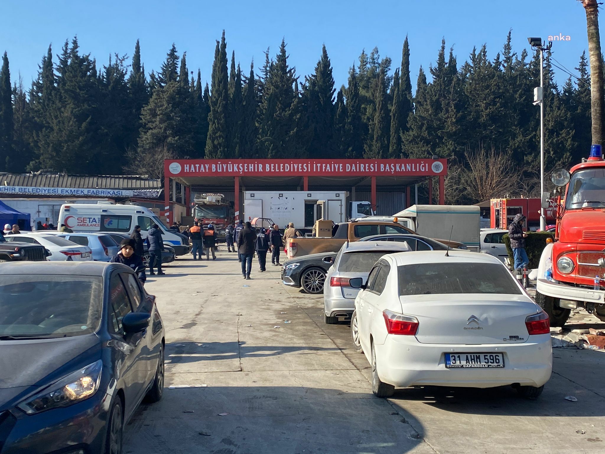 BURHANİYE BELEDİYESİ’DEN AFET BÖLGESİNE GİDEN İŞ MAKİNELERİ HATAY’DA