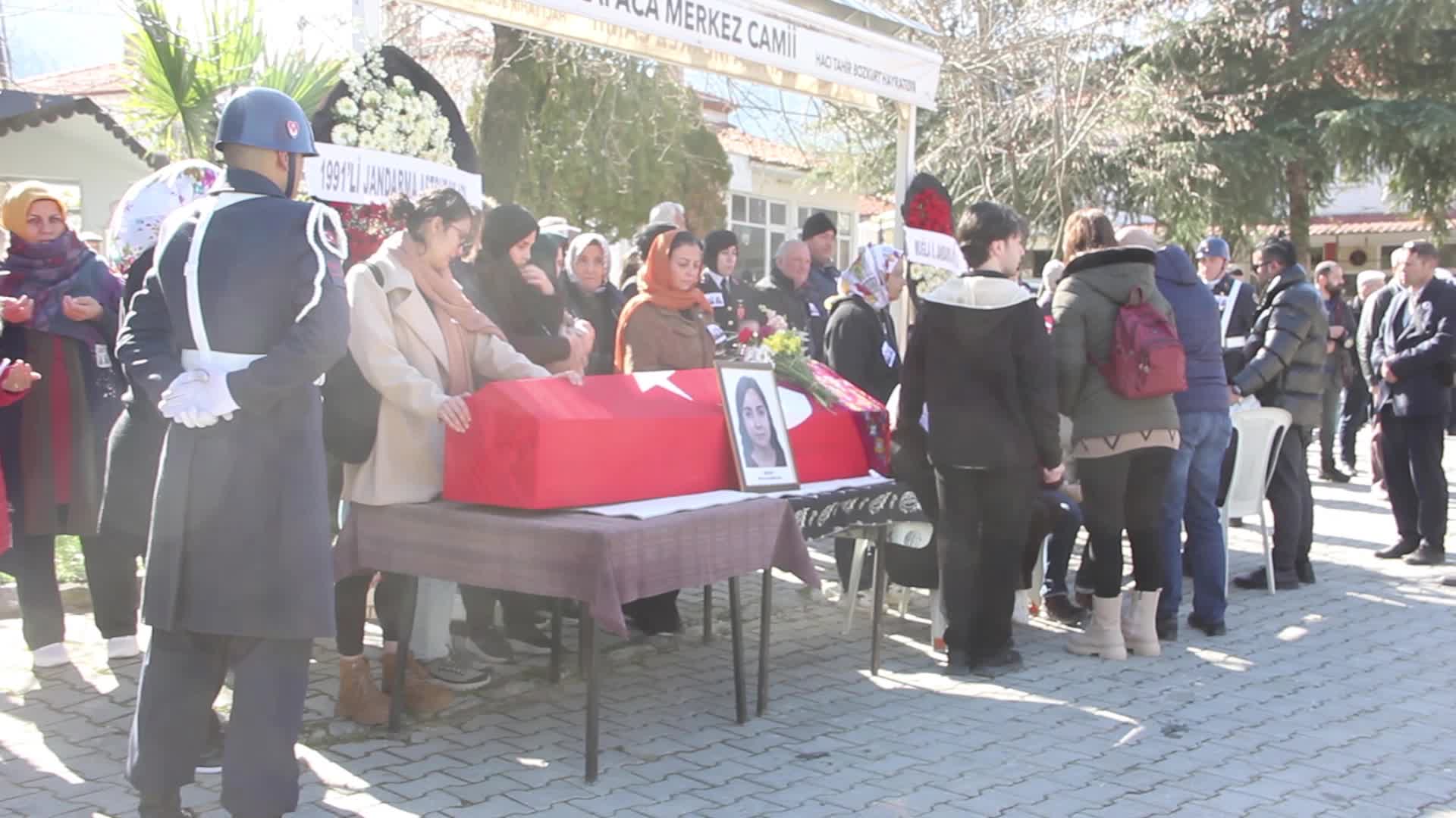 MUĞLALI JANDARMA BAŞÇAVUŞ VE KIZI SON YOLCULUĞUNA UĞURLANDI