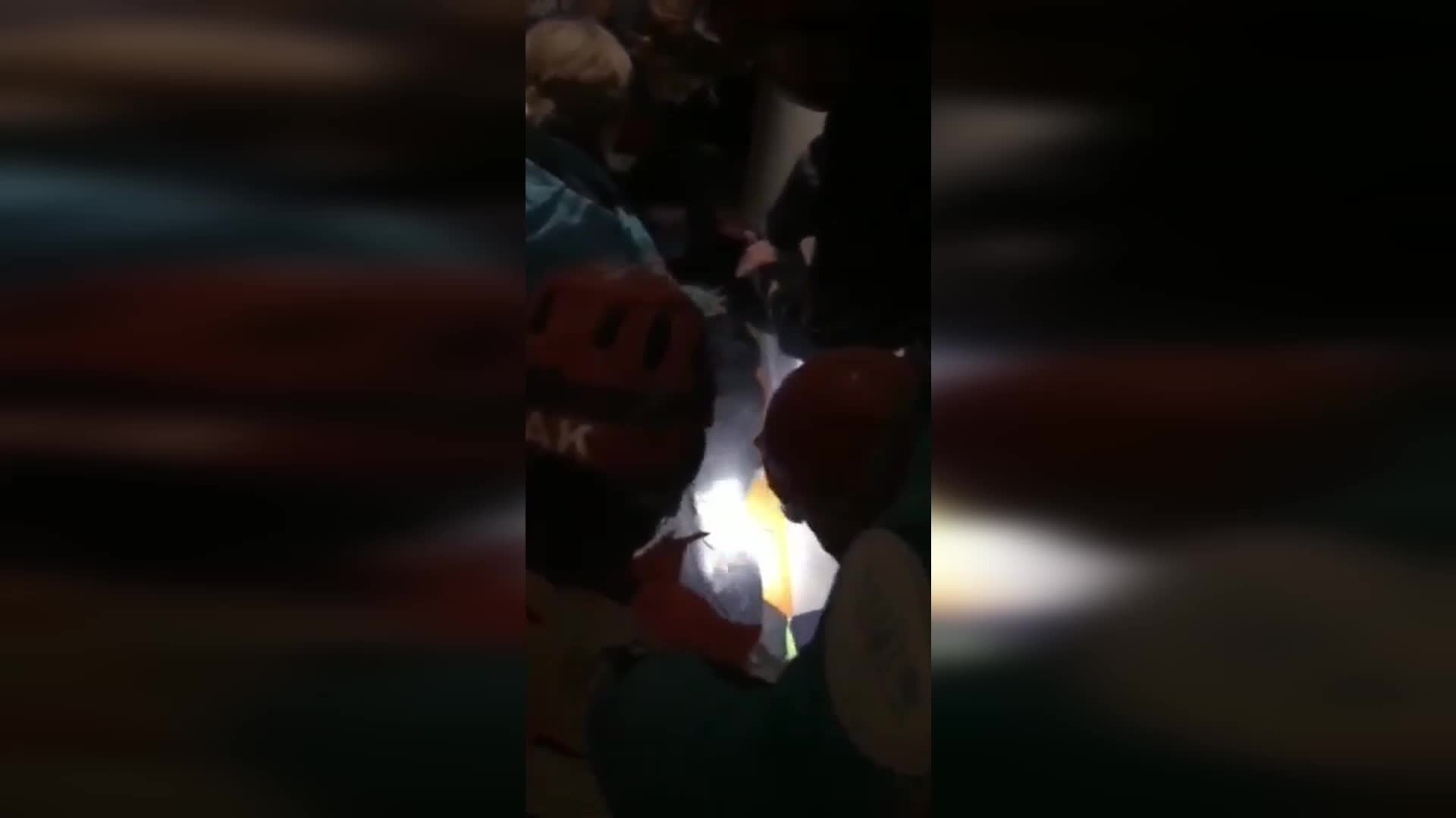 KAHRAMANMARAŞ'TA DEPREMİN 86. SAATİNDE ANNE VE KIZI ENKAZ ALTINDAN KURTARILDI