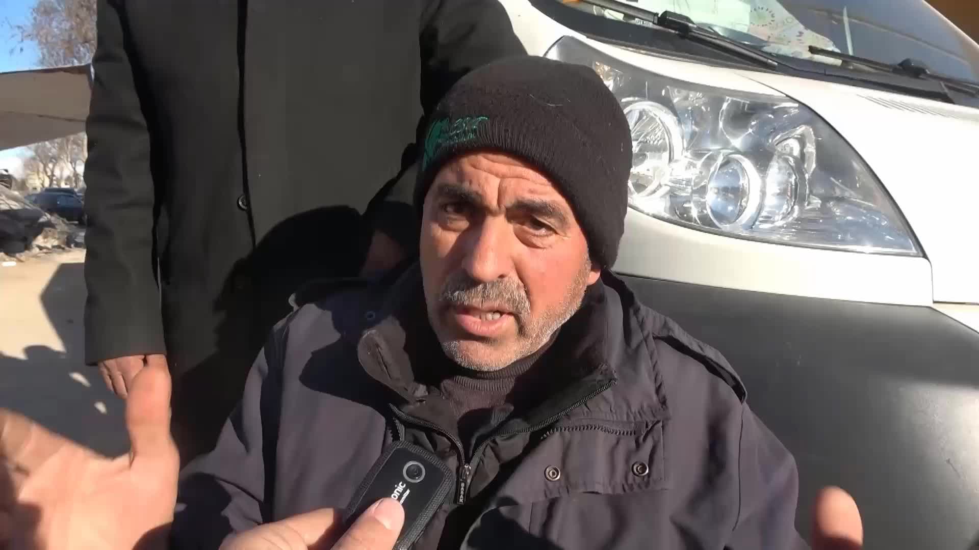ADIYAMAN’DA DEPREMDE 13 AİLE FERDİNİ KAYBEDEN MÜRŞİT YENİCE: “KENDİ İMKANLARIMLA CENAZEMİ ENKAZDAN ÇIKARTTIM, BU DÖRDÜNCÜ GÜN HİÇ KİMSE BURAYA GELMEDİ”