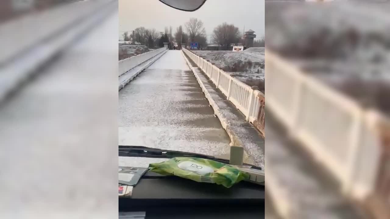 ERMENİSTAN'DAN TÜRKİYE'YE 5 TIR İNSANİ YARDIM... 30 YILDIR KAPALI OLAN SINIR KAPISINDAN TIRLAR TÜRKİYE'YE GEÇİŞ YAPTI