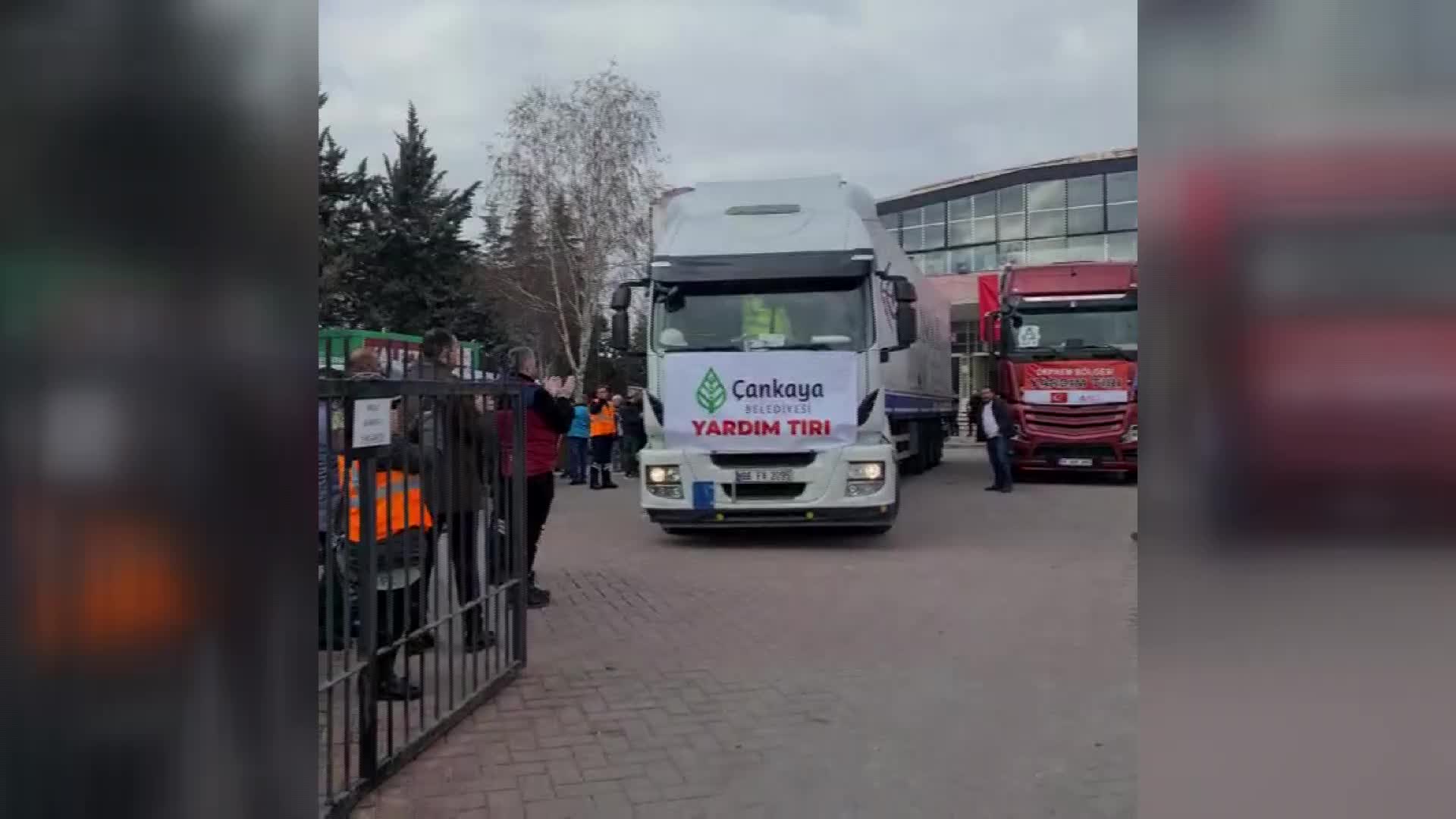 ÇANKAYA BELEDİYESİ, DEPREM BÖLGESİNE 5 GÜNDE 156 İNSANİ YARDIM ARACI GÖNDERDİ