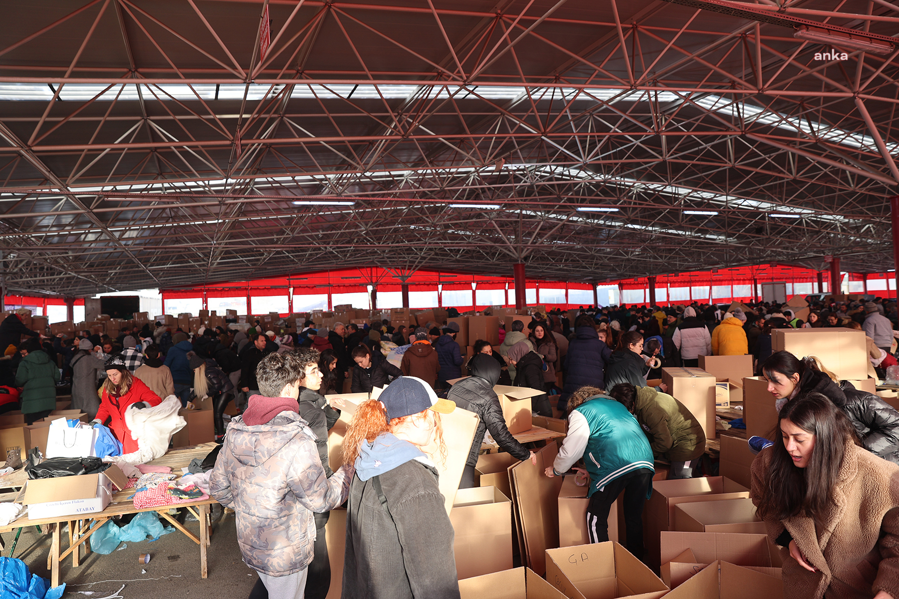 ATAŞEHİR BELEDİYESİ, 6 GÜNDE TOPLAM 80 YARDIM TIR’INI AFET BÖLGESİNE GÖNDERDİ