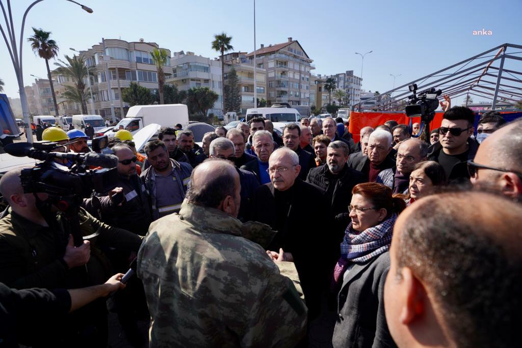 İSKENDERUNLU MAHALLE MUHTARINDAN KEMAL KILIÇDAROĞLU'NA:"HALKIMIZ PERİŞAN HALDE, DIŞARDA KALIYOR. SOBAMIZ YOK, ODUNUMUZ YOK"