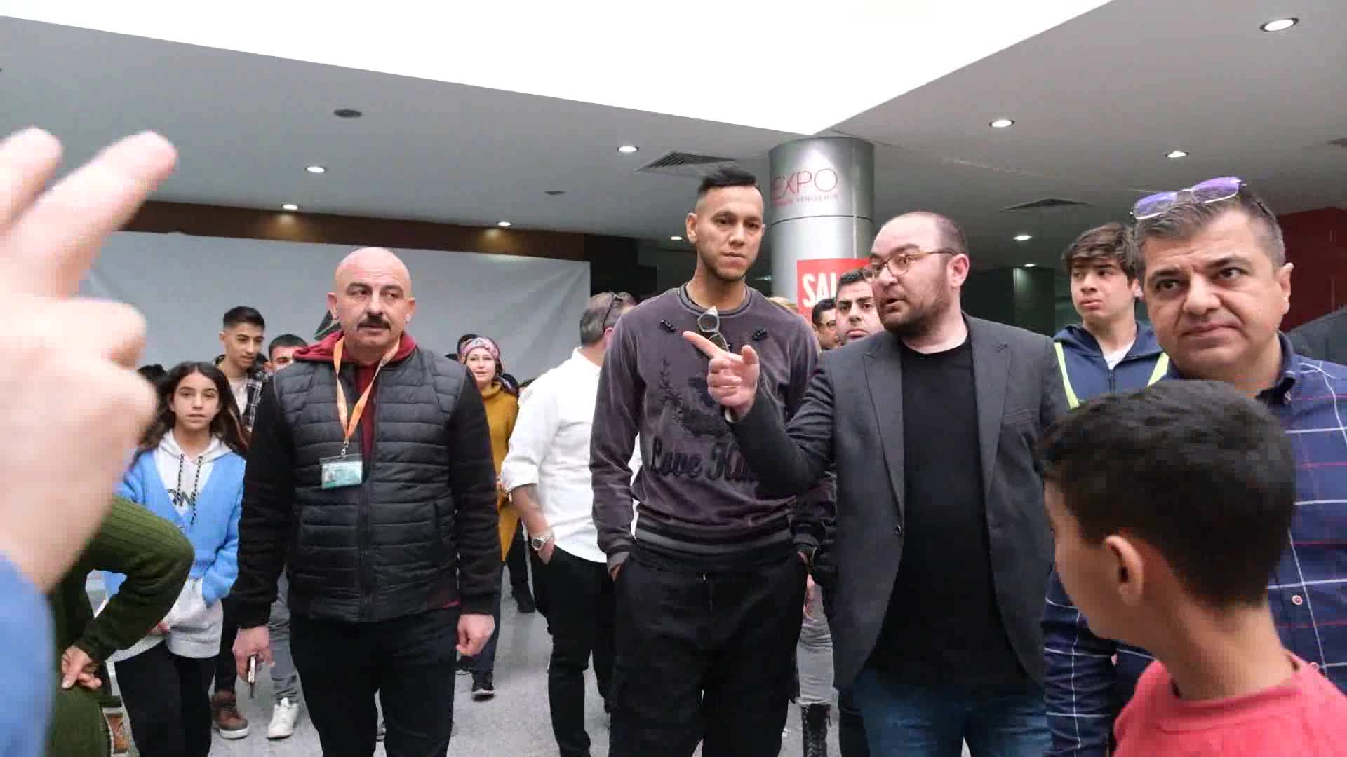 JOSEF DE SOUZA, MERSİN'DEKİ DEPREMZEDELERİ ZİYARET ETTİ