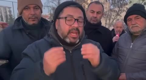 BESNİLİ DEPREMZEDE: “BURASI FAY HATTI PAZARCIK-GÖLBAŞI, BEN BUNU ANAMDAN DOĞDUĞUMDAN BERİ BİLİYORUM. O ZAMAN MALZEMEYİ HAZIR TUT KARDEŞİM”