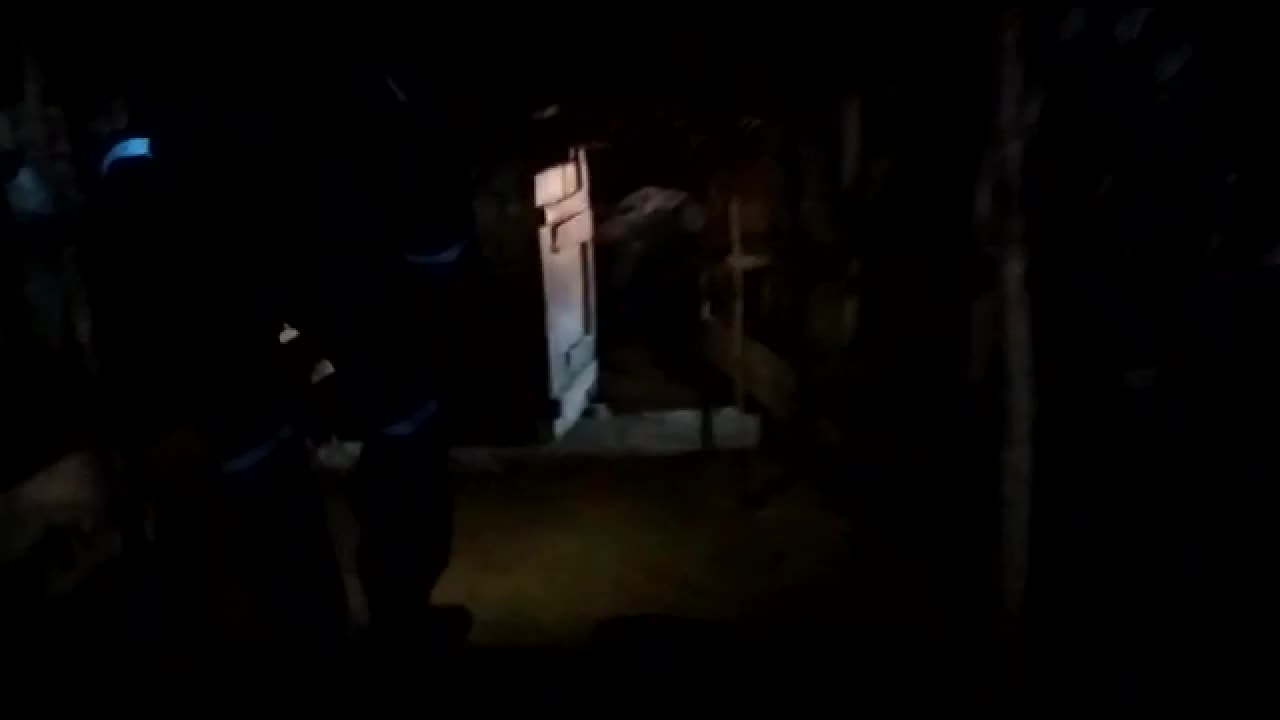 DEPREM KÖYLERİ DE VURDU. MEZARLAR KAZILDI, HAYVANLAR AÇ KALDI