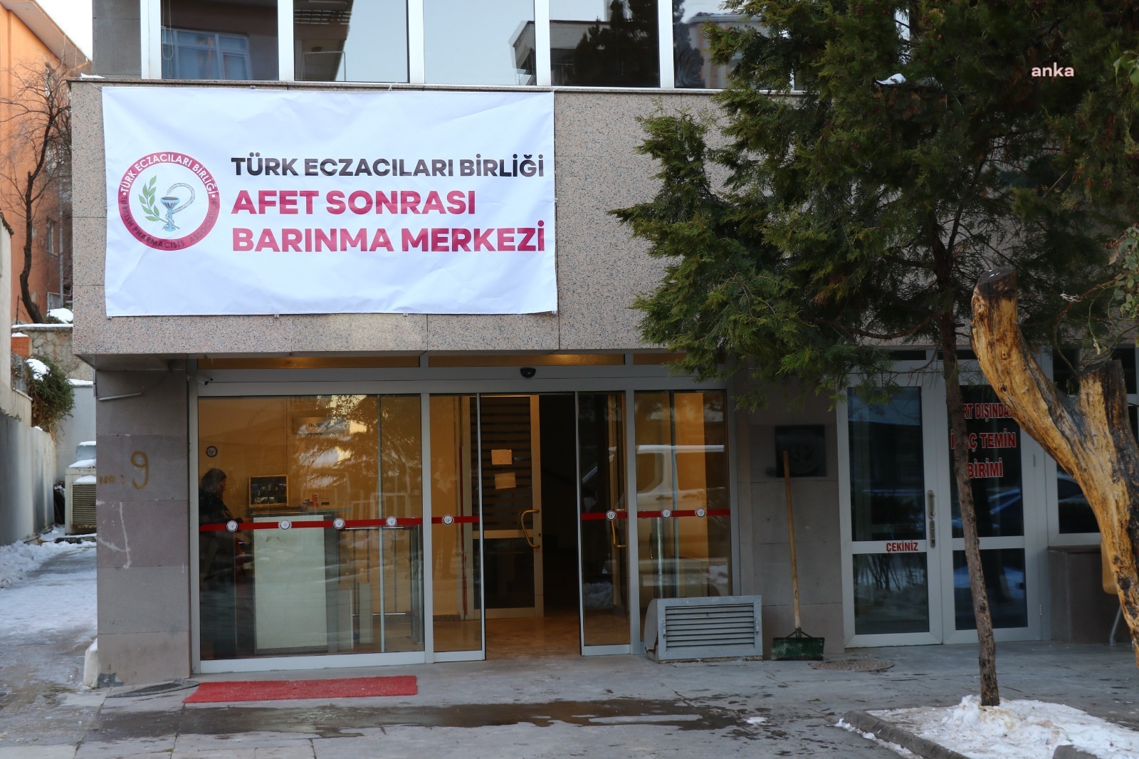 TEB BAŞKANI ARMAN ÜNEY: "BİRLİĞİMİZİN ÖNCEKİ HİZMET BİNASINI 250 YATAK KAPASİTELİ AFET SONRASI BARINMA MERKEZİ'NE DÖNÜŞTÜRDÜK"