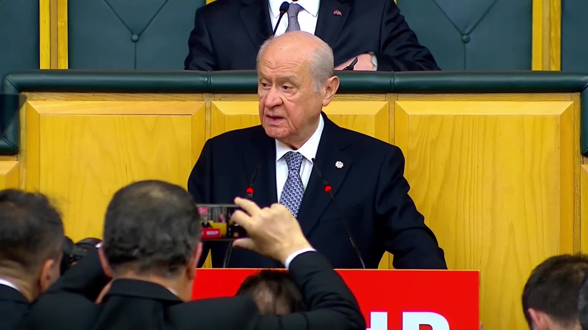 DEVLET BAHÇELİ, DEPREMDEN BİR HAFTA SONRA BÖLGEYE GİTME KARARI ALDI: “ŞİMDİ VAKİT, YOLLARA DÜŞME VAKTİDİR. ÇALIŞMALARIN AKSAMASINA FIRSAT VERMEDEN SIRAYLA ZİYARET EDECEĞİM”