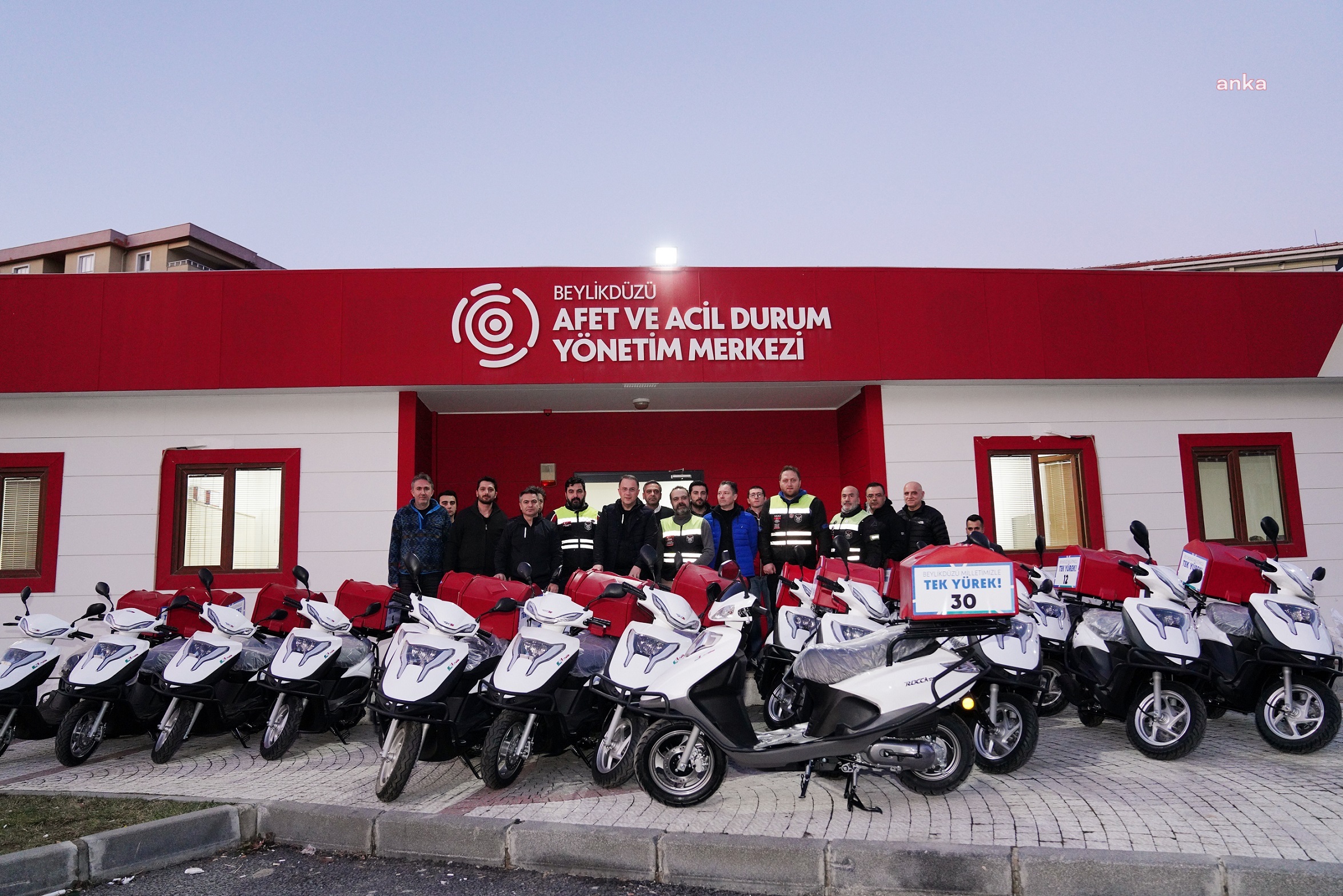 BEYLİKDÜZÜ BELEDİYESİ'NDEN ULAŞILAMAYAN BÖLGELERE LOJİSTİK DESTEK