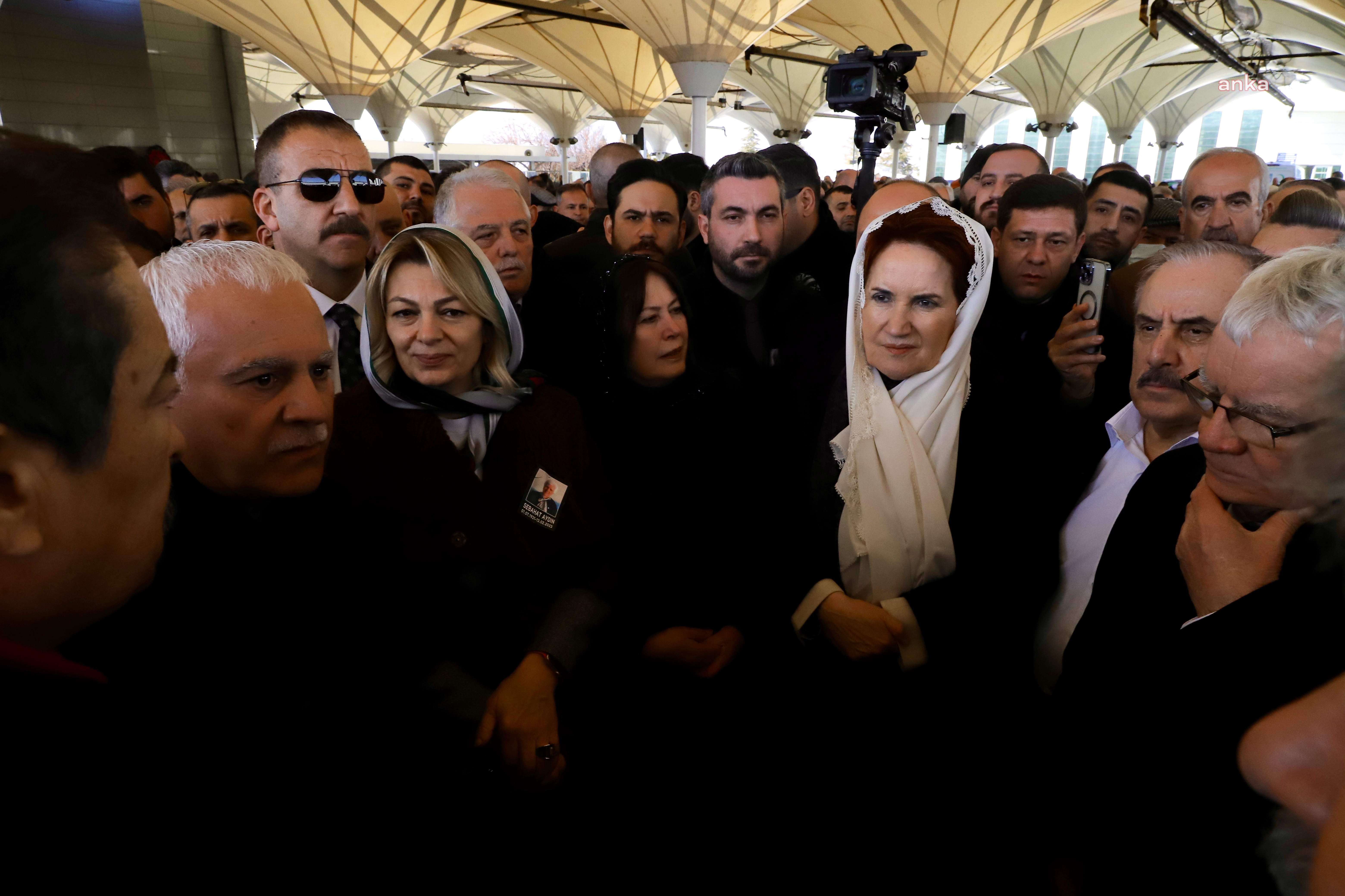 AKŞENER, KORAY AYDIN’IN ANNESİNİN CENAZE TÖRENİNE KATILDI