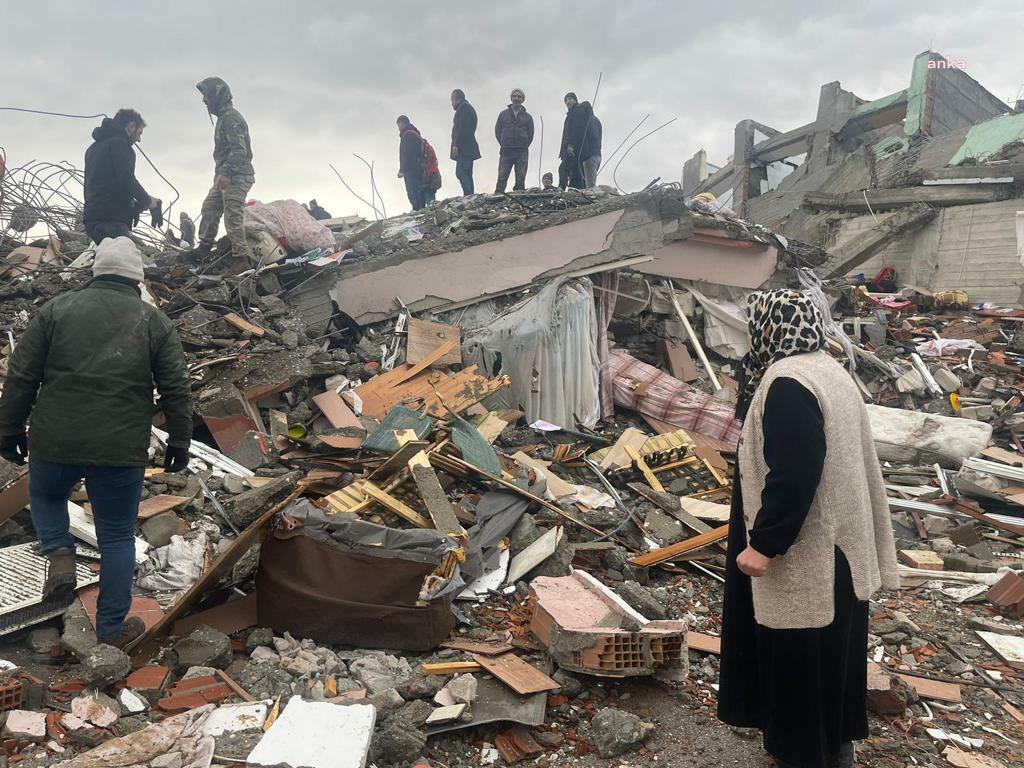 DEPREM BÖLGESİNDE UZAKTAN ÇALIŞMA, DÖNÜŞÜMLÜ ÇALIŞMA GİBİ ESNEK ÇALIŞMA USULLERİ UYGULANACAK