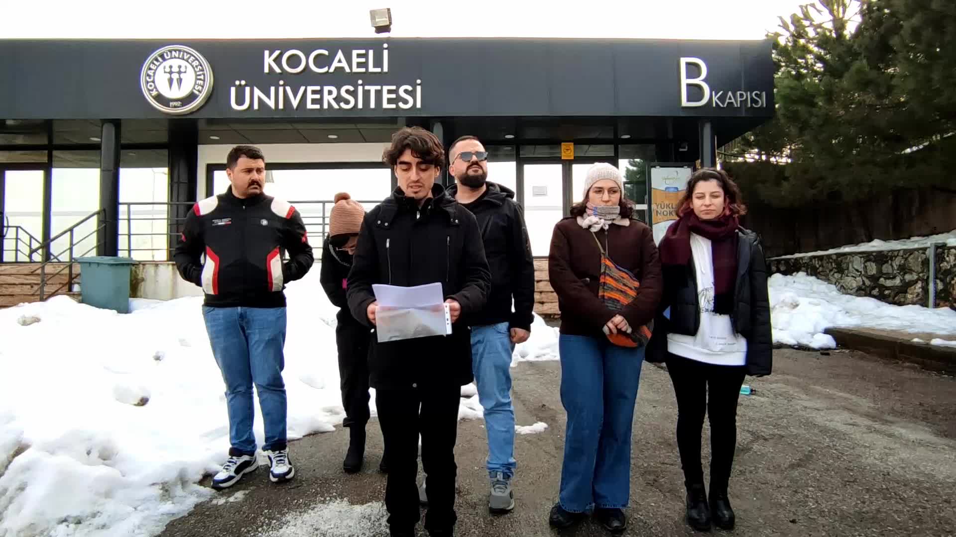 KOCAELİ ÜNİVERSİTESİ ÖĞRENCİLERİNDEN UZAKTAN EĞİTİM KARARINA TEPKİ: "KARAR İPTAL EDİLMELİDİR"