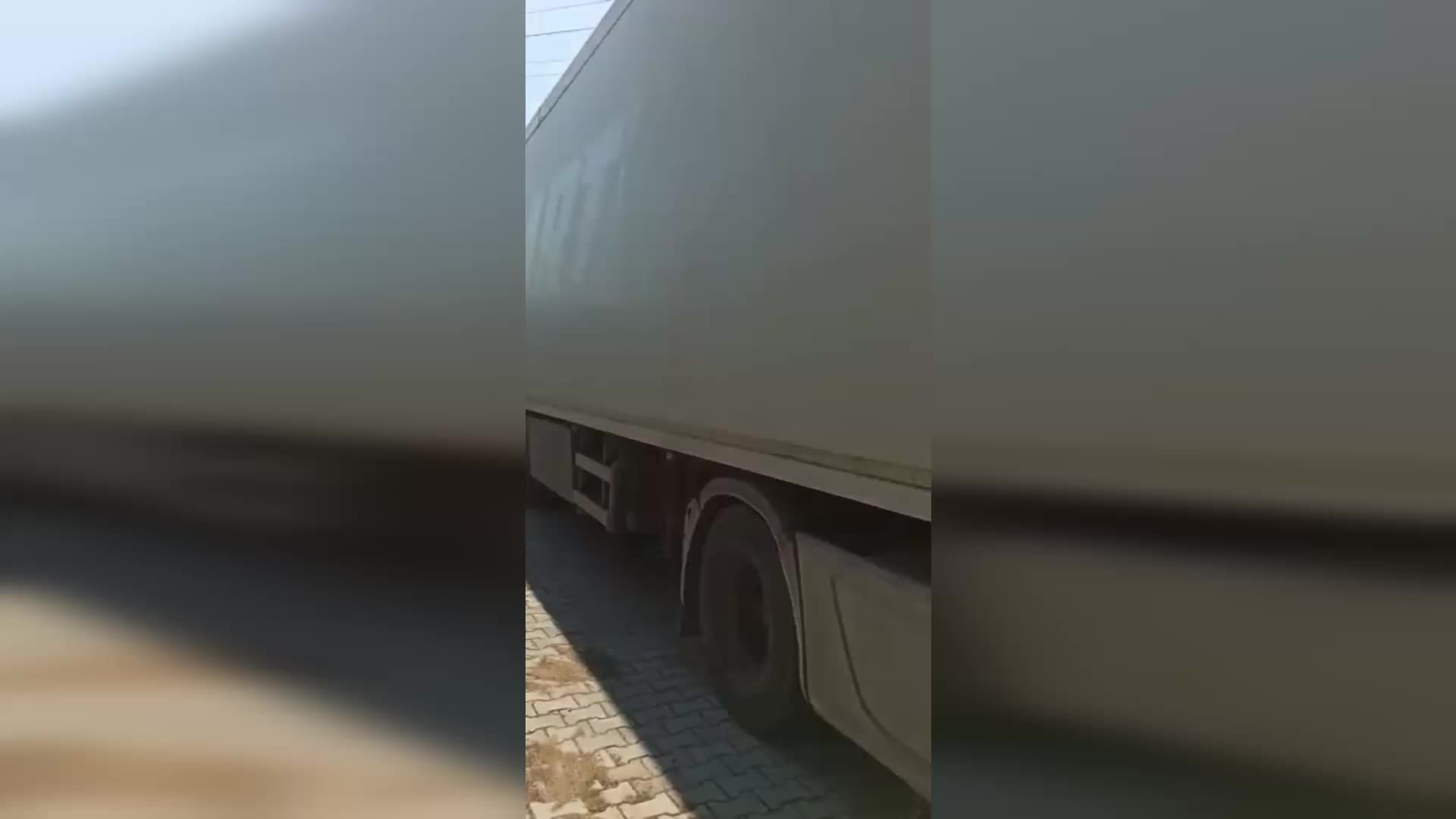 BORÇKA BELEDİYE BAŞKANI: "HALKIMIZ SAĞOLSUN GERÇEKTEN OLAĞANÜSTÜ BİR PERFORMANS SERGİLEYEREK ELİNDE NE VARSA DEPREMZEDELERLE PAYLAŞTI"