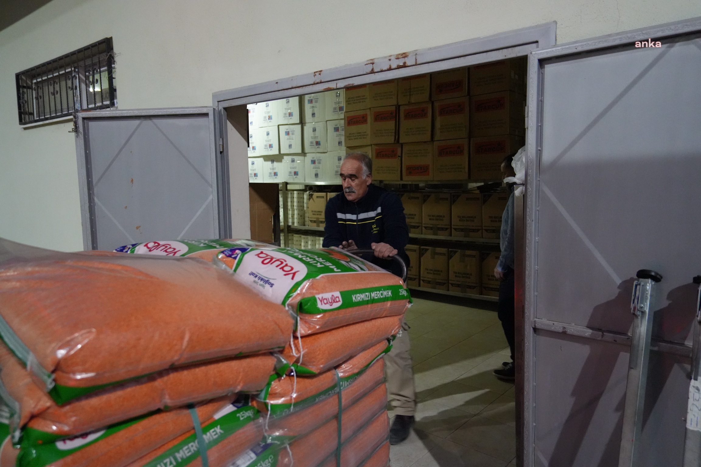 DÜNYA GIDA PROGRAMI’NDAN TARSUS BELEDİYESİ’NE DEPREMZEDELER İÇİN 160 TON GIDA DESTEĞİ