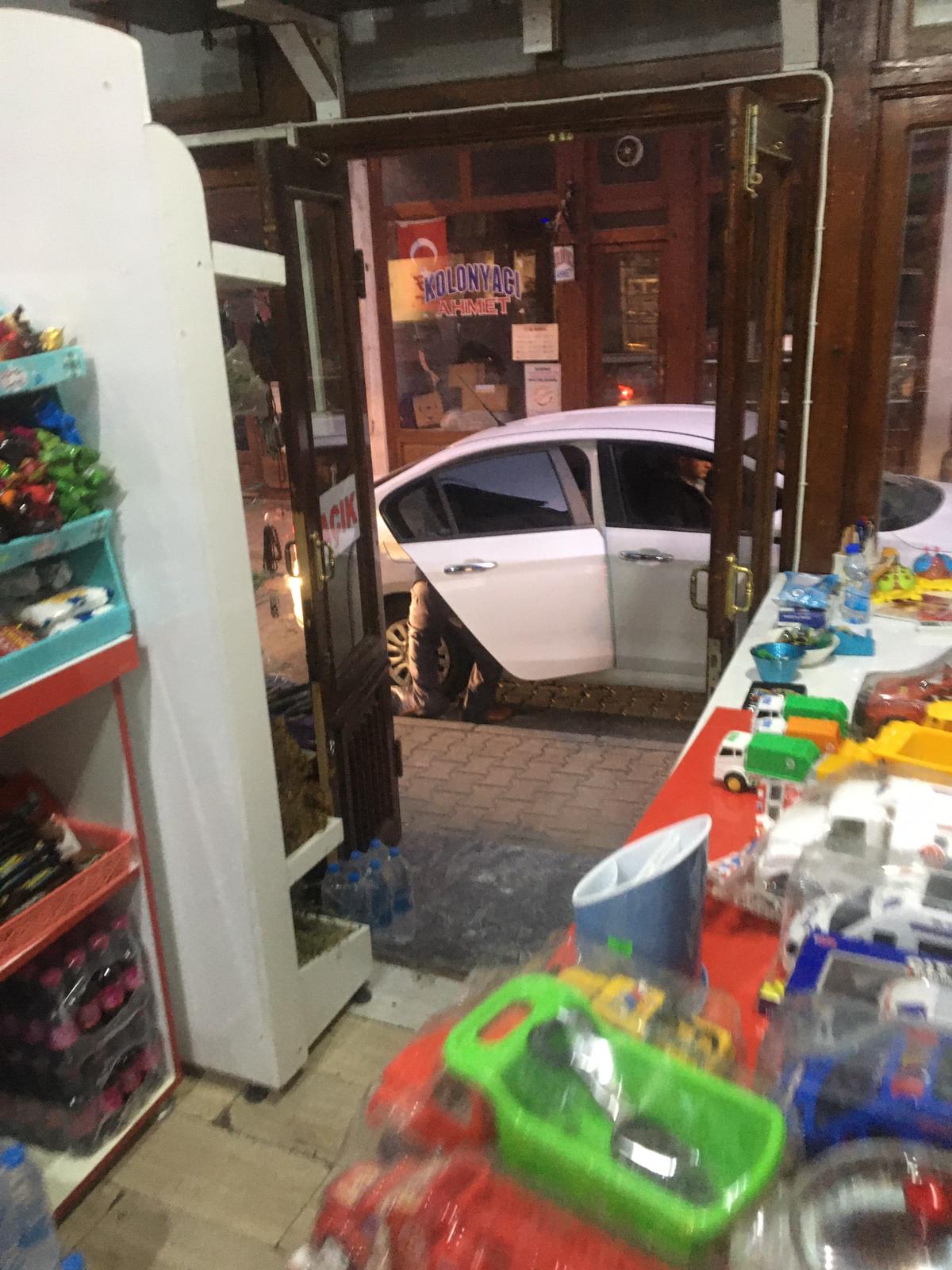 MUĞLA'DA DEPREMZEDELER İÇİN TOPLANAN YARDIM MALZEMELERİNİ SATTIĞI İDDİA EDİLEN ZANLI TUTUKLANDI