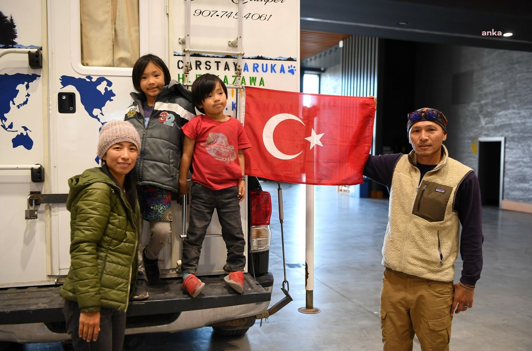 KONYAALTI BELEDİYESİ'NİN DEPREMZEDELERE YÖNELİK YARDIM ÇALIŞMASINA JAPON AİLEDEN DESTEK
