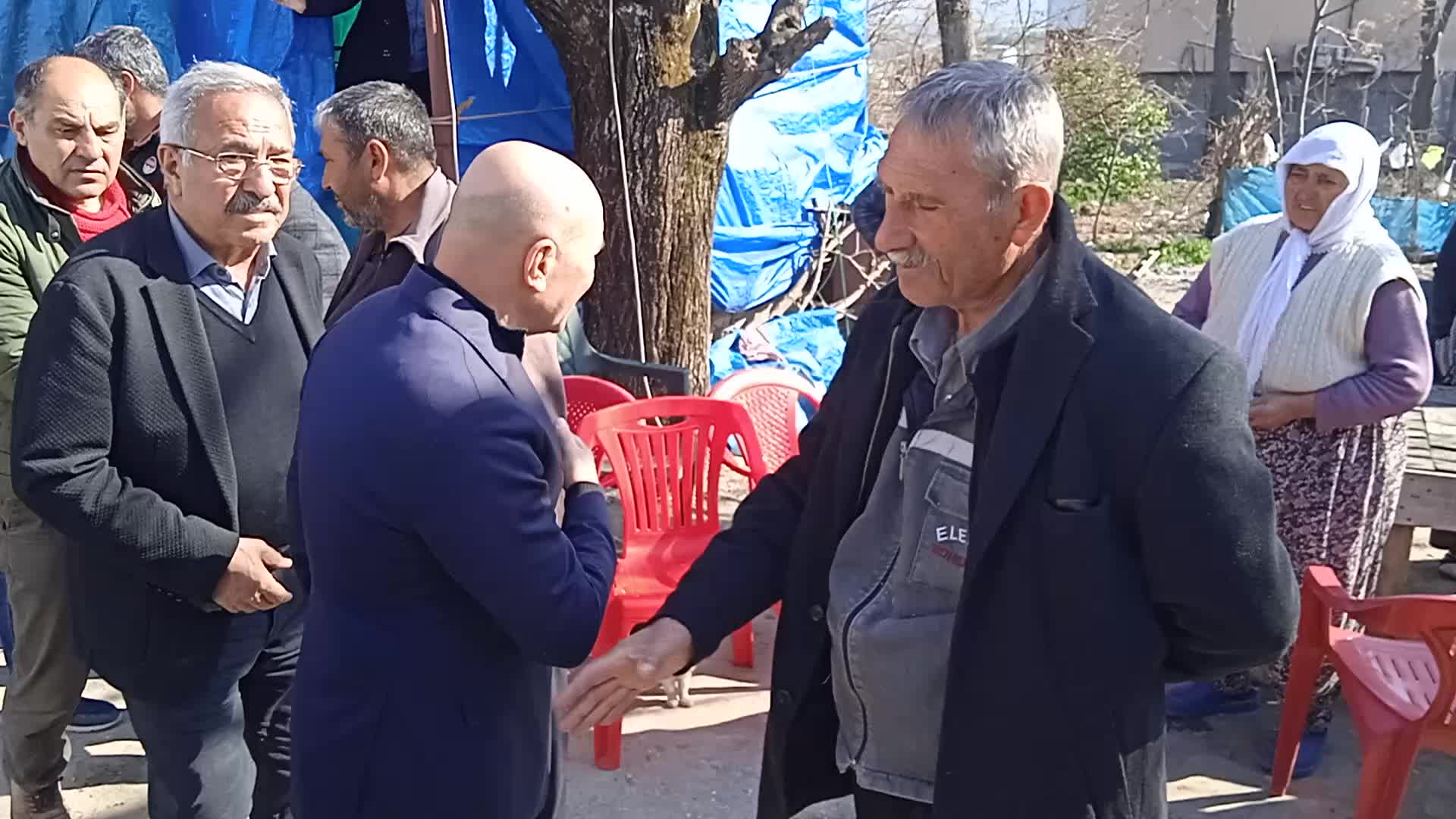 TUNÇ SOYER, İYİ PARTİLİ ANDİCAN'LA BİRLİKTE OSMANİYE'NİN KÖYLERİNDE DEPREMZEDELERİ ZİYARET ETTİ: "BUNDAN SONRA DAHA ÇOK YANINIZDA OLACAĞIZ"