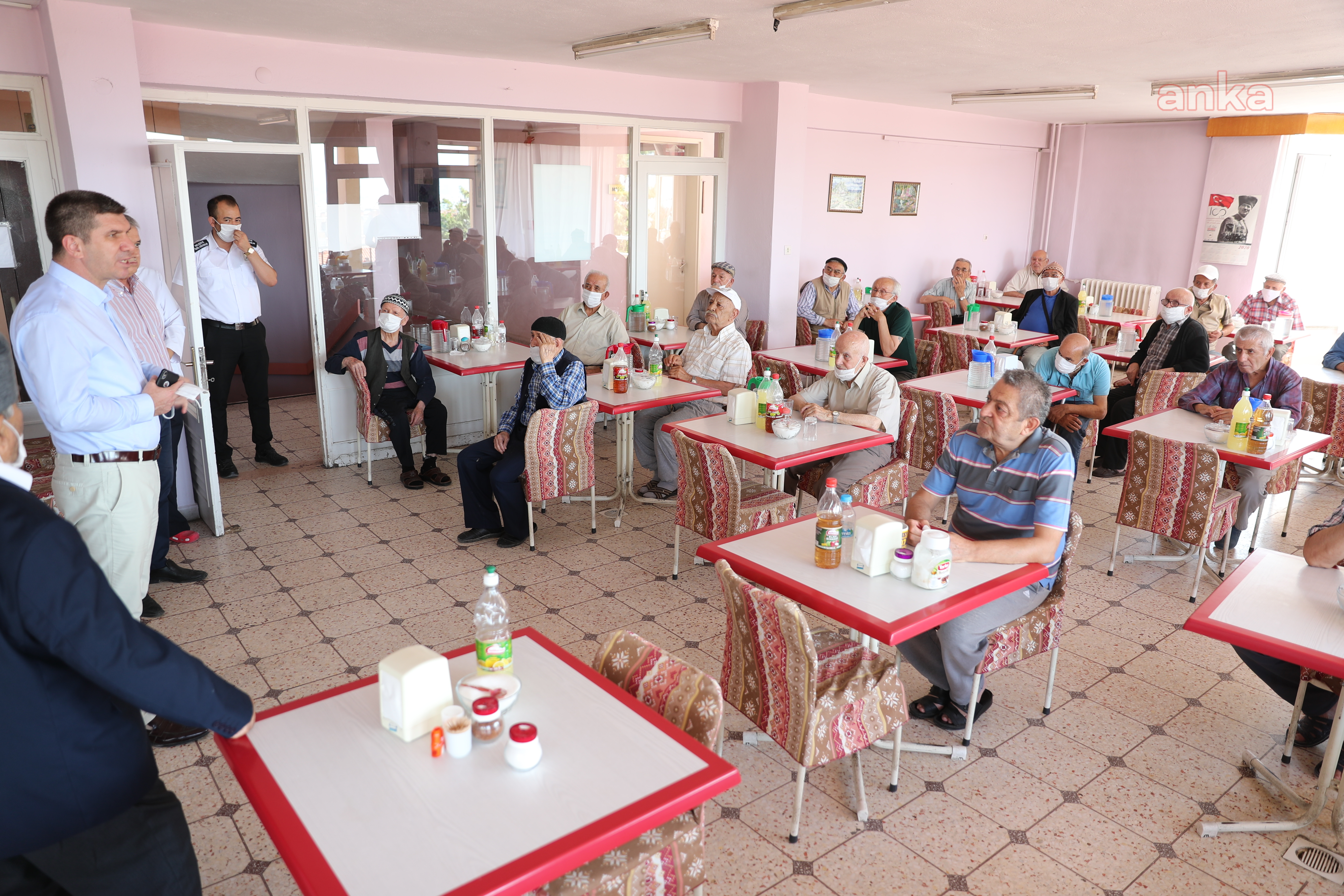 BURDUR BELEDİYE BAŞKANI ERCENGİZ'DEN HUZUREVİ'NE BAYRAM ZİYARETİ