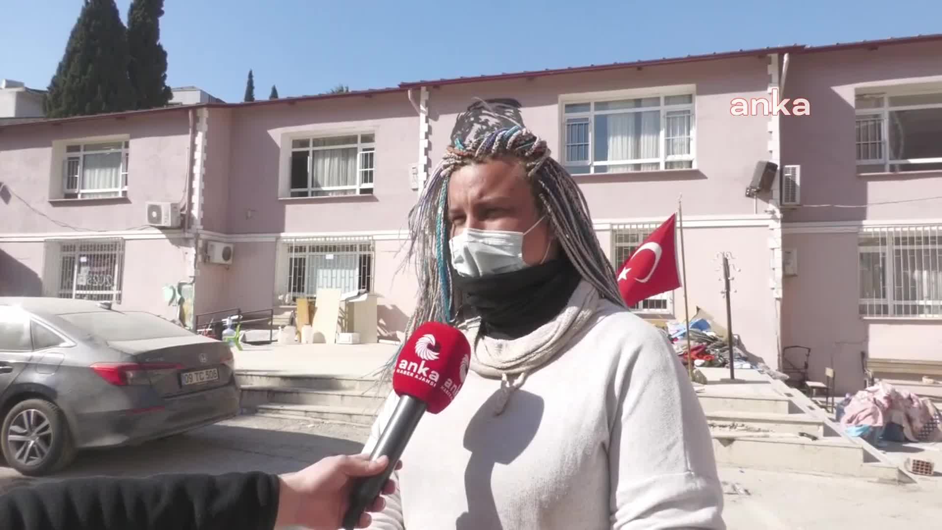 DEPREM BÖLGESİ HATAY'DA ARAMA KURTARMA ÇALIŞMASI YAPAN GÖNÜLLÜLER: "YARALARI SARMAK İÇİN BURADAYIZ"