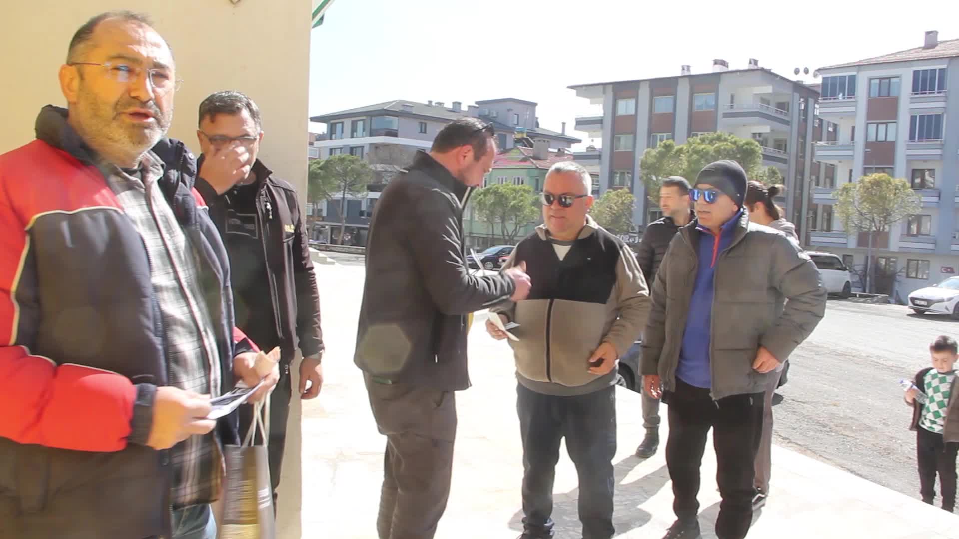 ERMAŞ MUĞLASPOR VE MARMARİS GENÇLİK SPOR, DEPREMZEDELER İÇİN SAHAYA ÇIKTI
