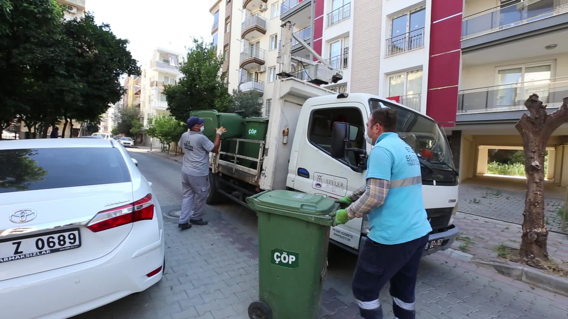 EFELER BELEDİYESİ, BAYRAM ÖNCESİ ÇÖP KONTEYNERLERİNİ YENİLEDİ