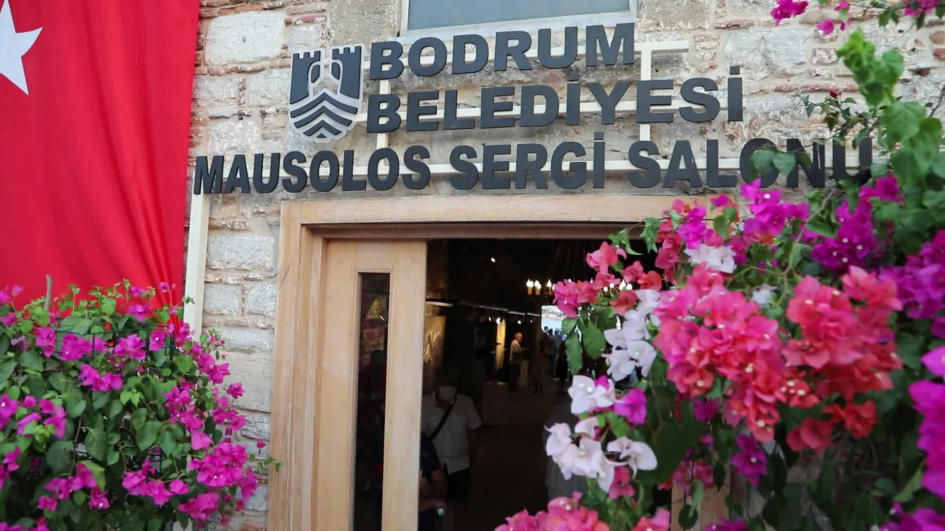 BODRUM'DA I.ARTEMISA VE MAUSOLOS SALONLARI KARMA SERGİ İLE AÇILDI
